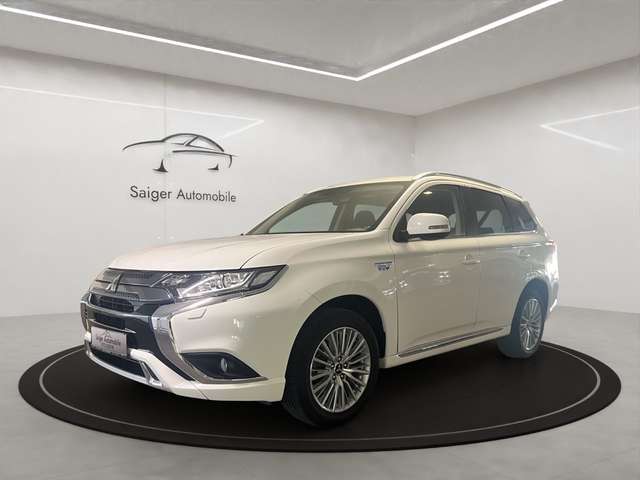 Imagine Mitsubishi Outlander PHEV 2.4 4 WDAutom Navi Kam Sch 1Hand