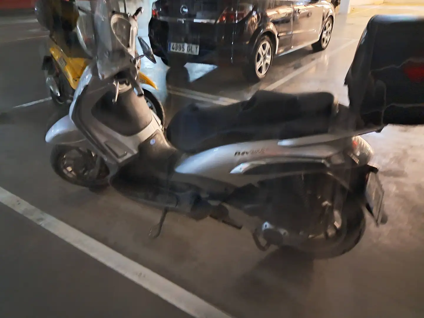 Piaggio Liberty 125 Adventura Gris - 2