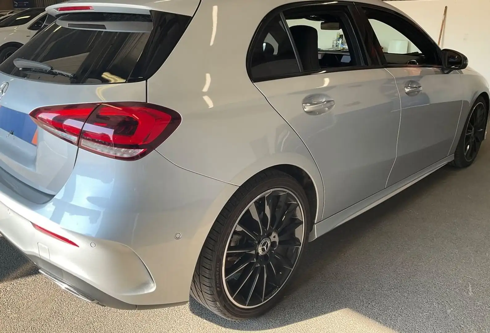 Mercedes-Benz A 200 A 200d 8G-DCT Plateado - 2