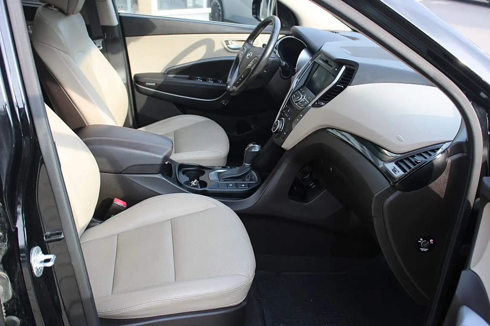 Hyundai SANTA FE Santa Fe 2,2 CRDi 4WD Style Aut. Nero - 2
