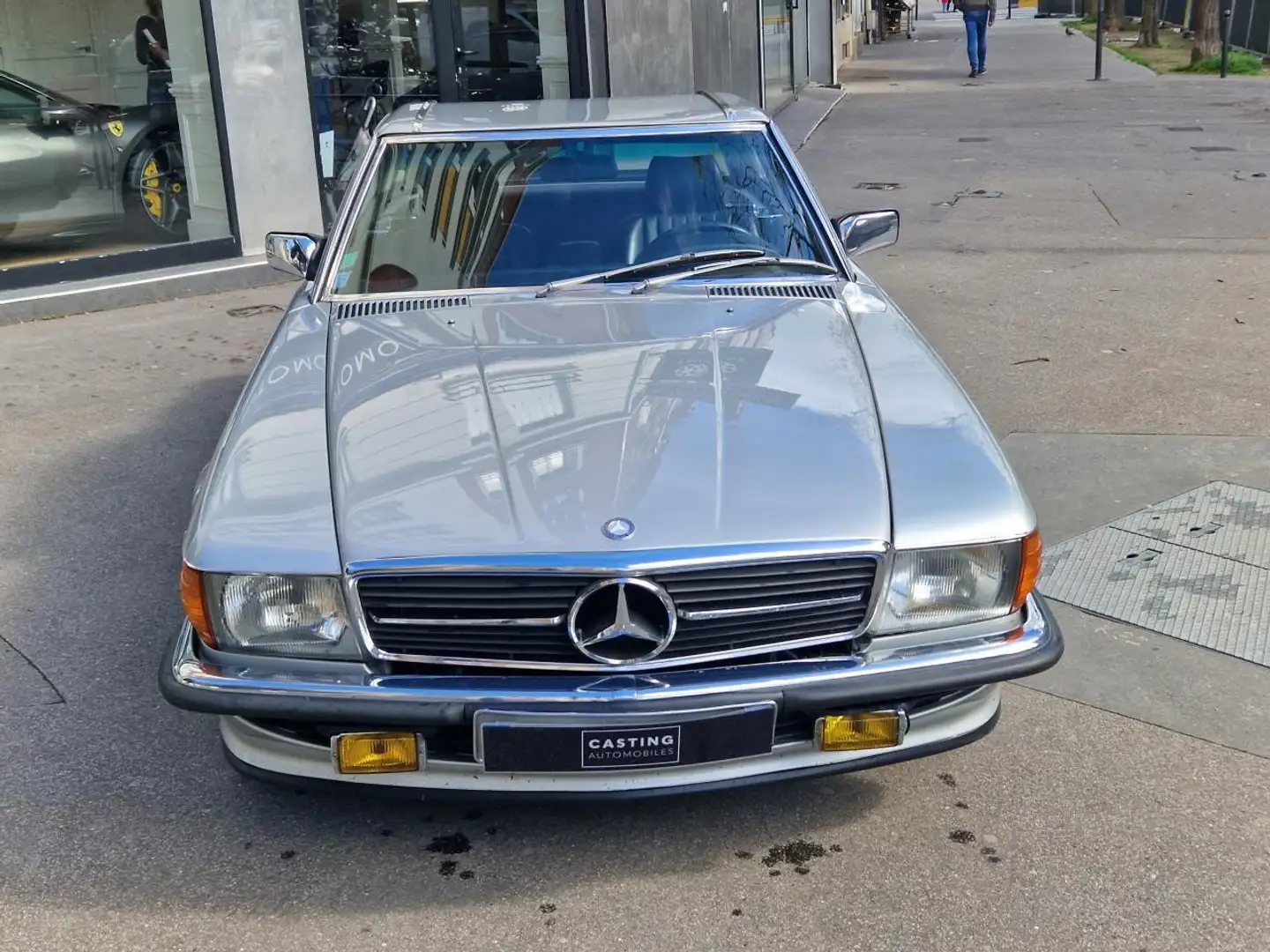 Mercedes-Benz 500 W107 - 2