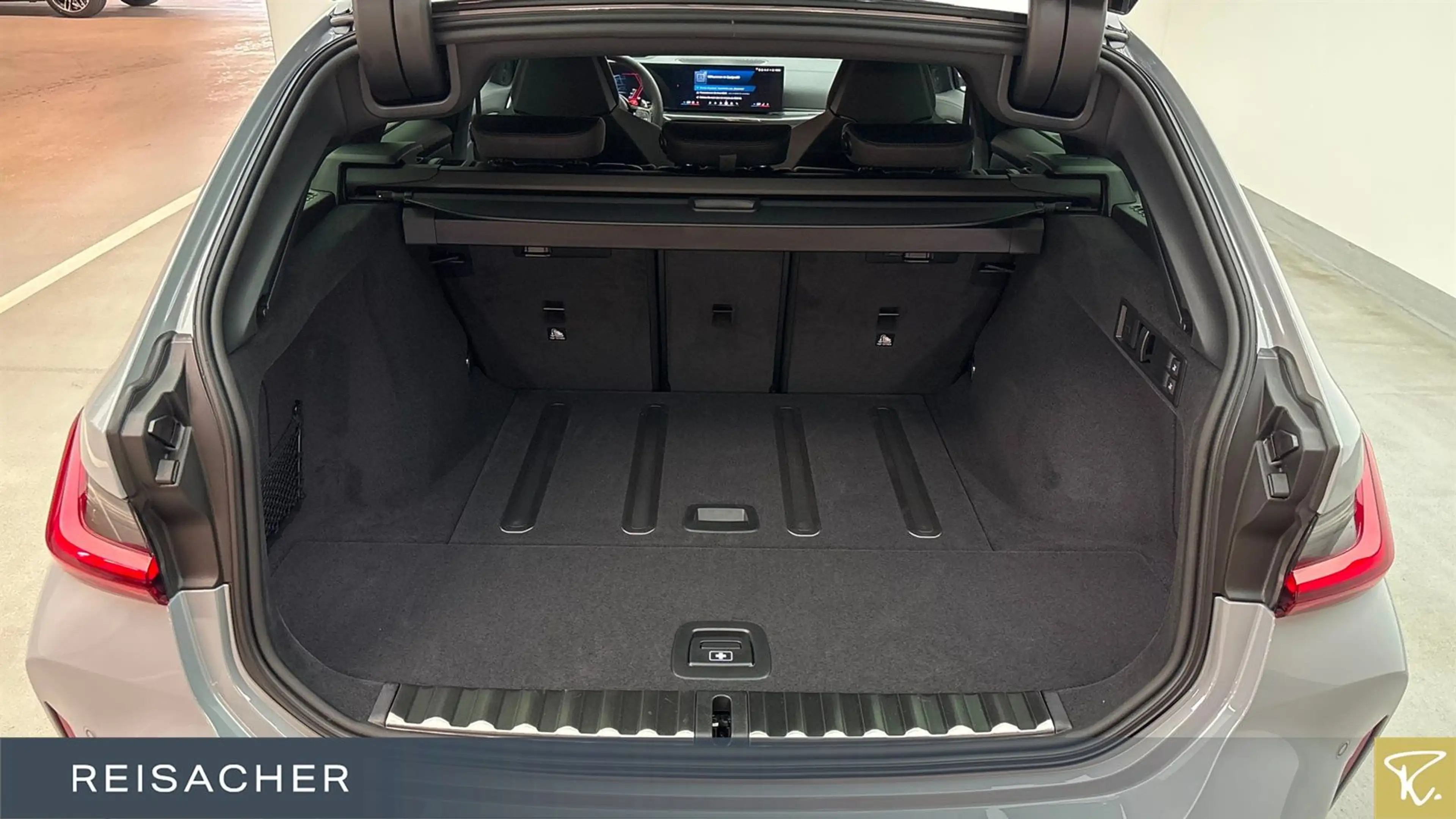 BMW M3 Competition mit M xDrive Touring DAB Radio — photo 10
