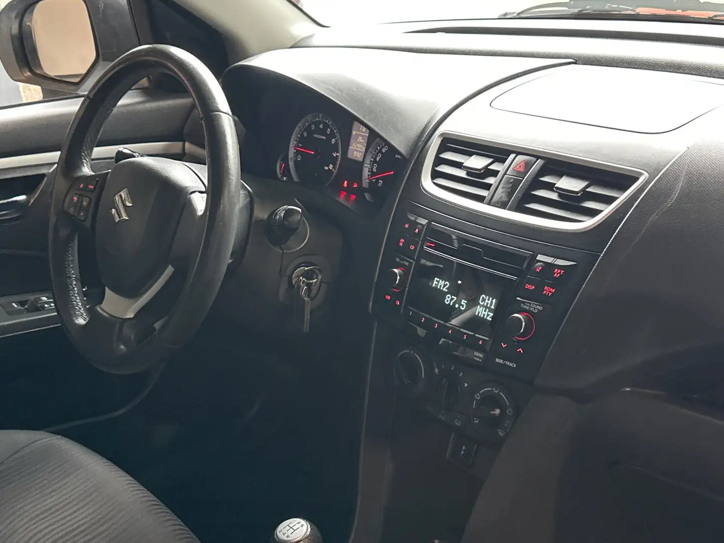 Suzuki Swift 1.2 Comfort EASSS Airco 5d Nieuwe Apk Weiß - 2