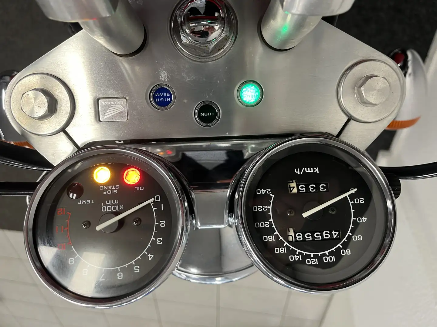 Honda VF 750 C MAGNA Rouge - 2