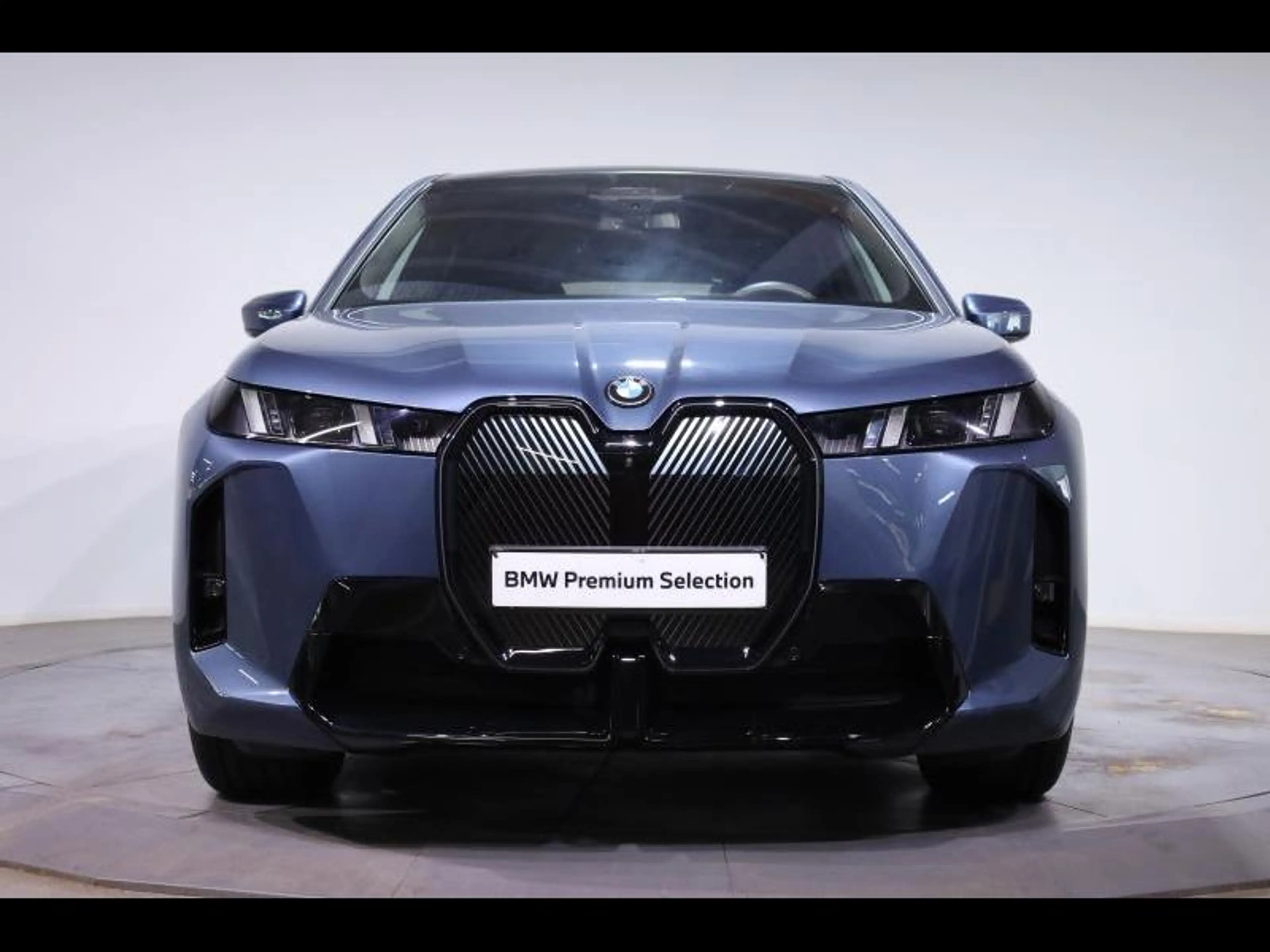 BMW iX xDrive45 Kit M Sport — photo 2