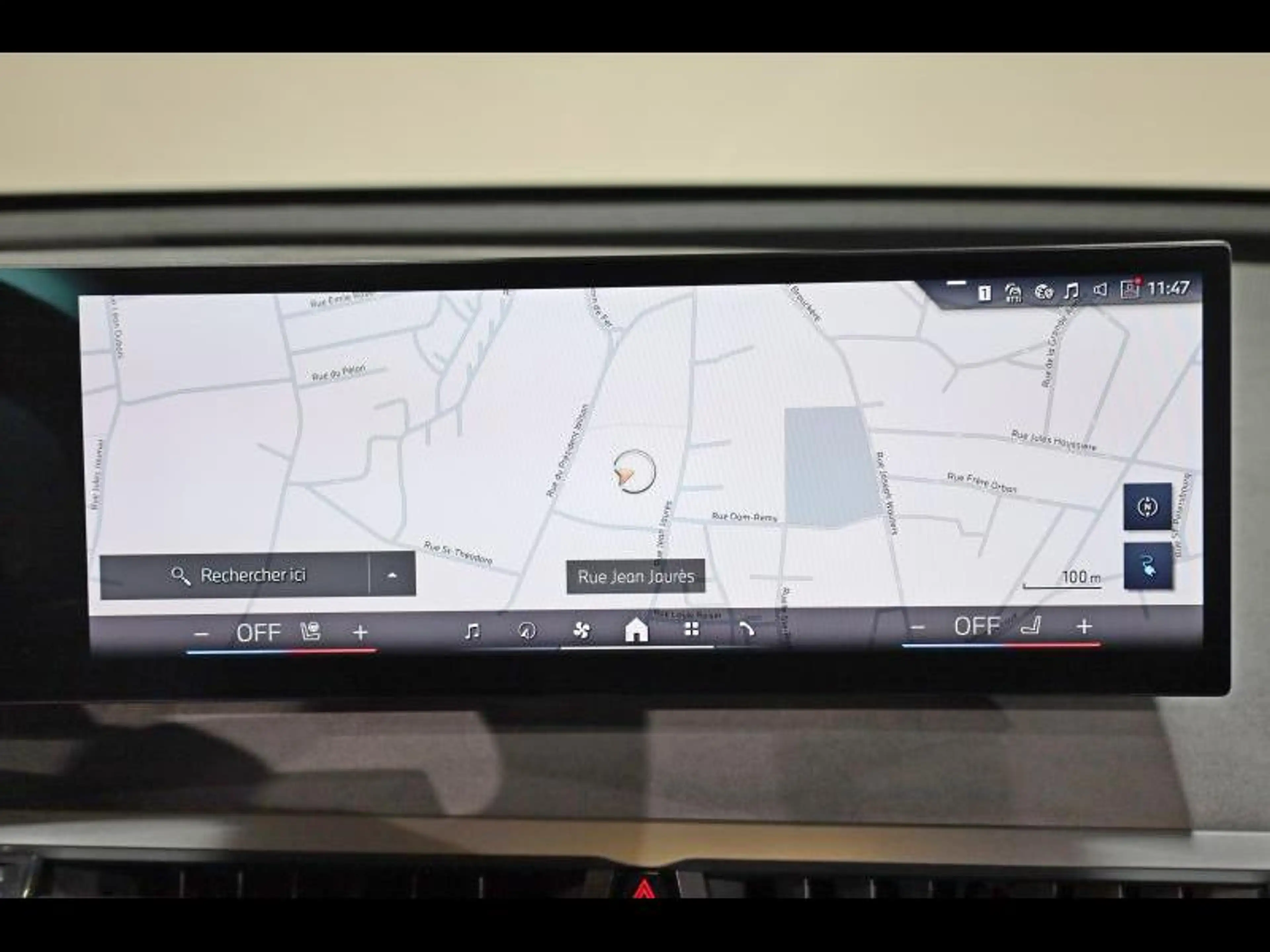BMW iX xDrive45 Kit M Sport — photo 14