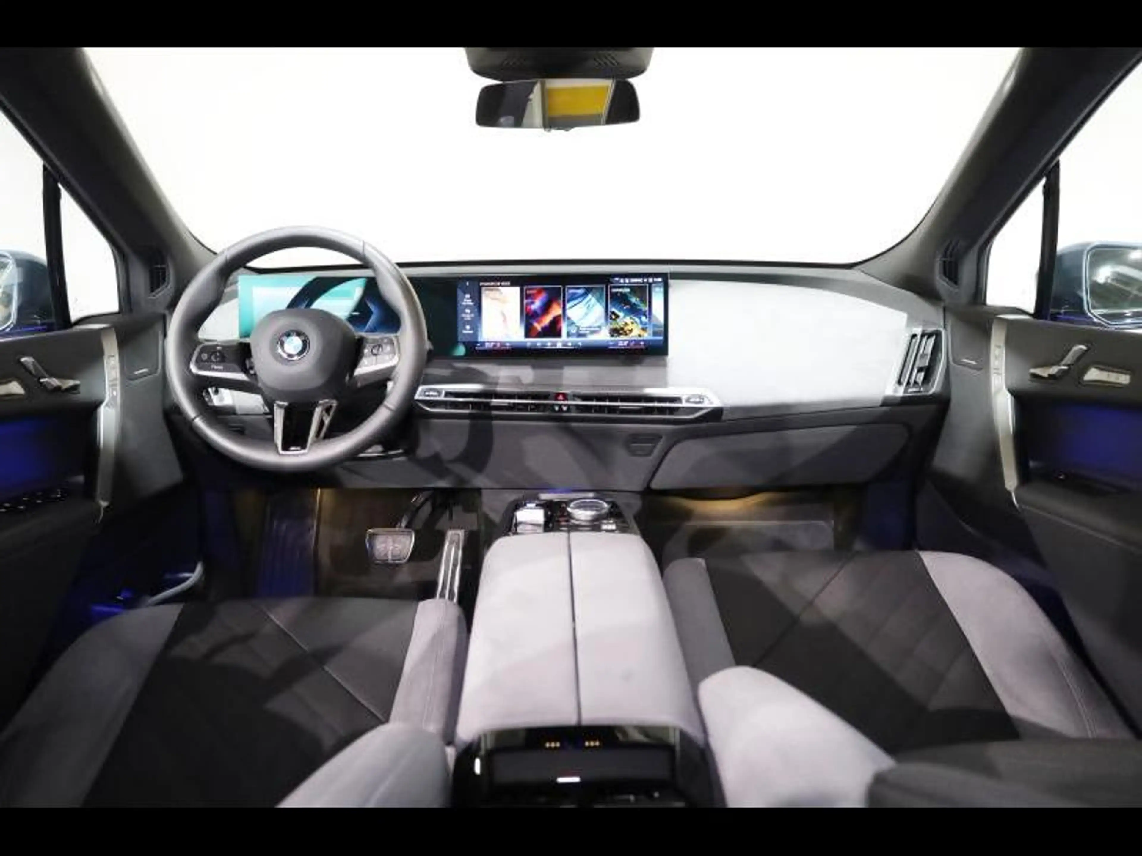 BMW iX xDrive45 Kit M Sport — photo 7