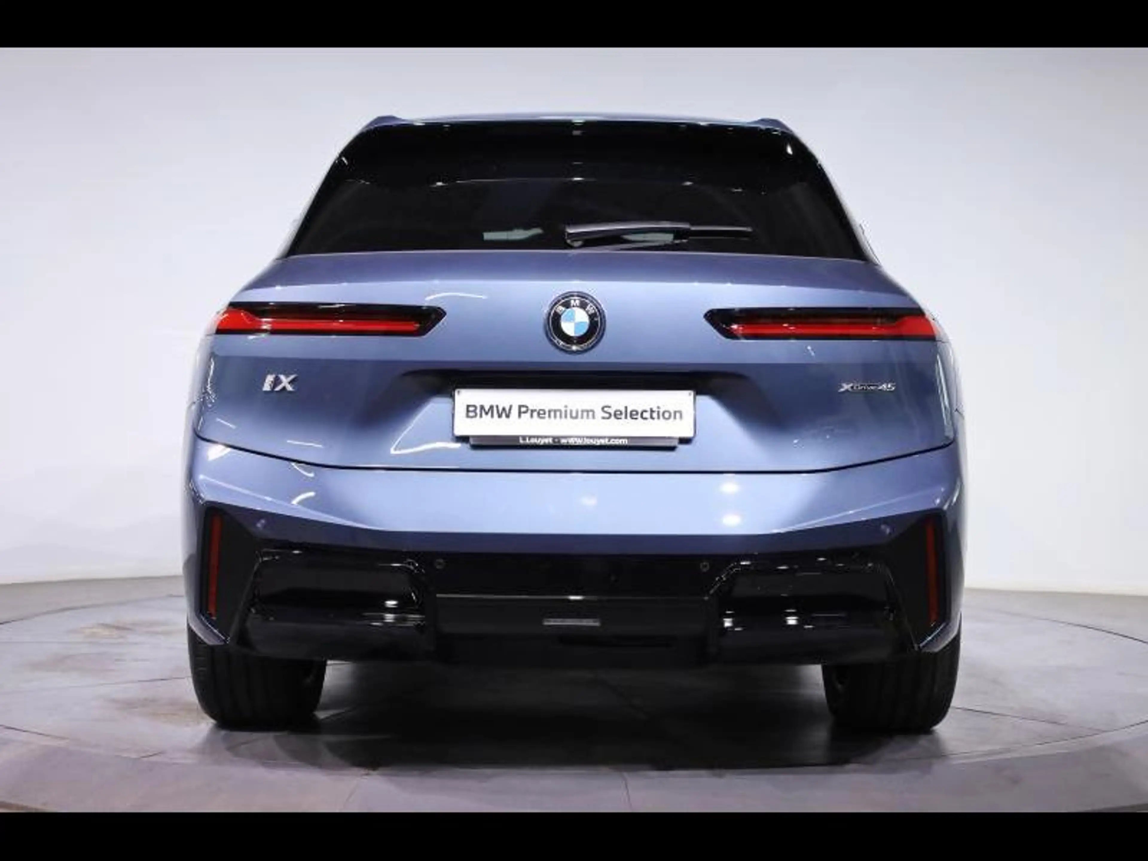 BMW iX xDrive45 Kit M Sport — photo 4