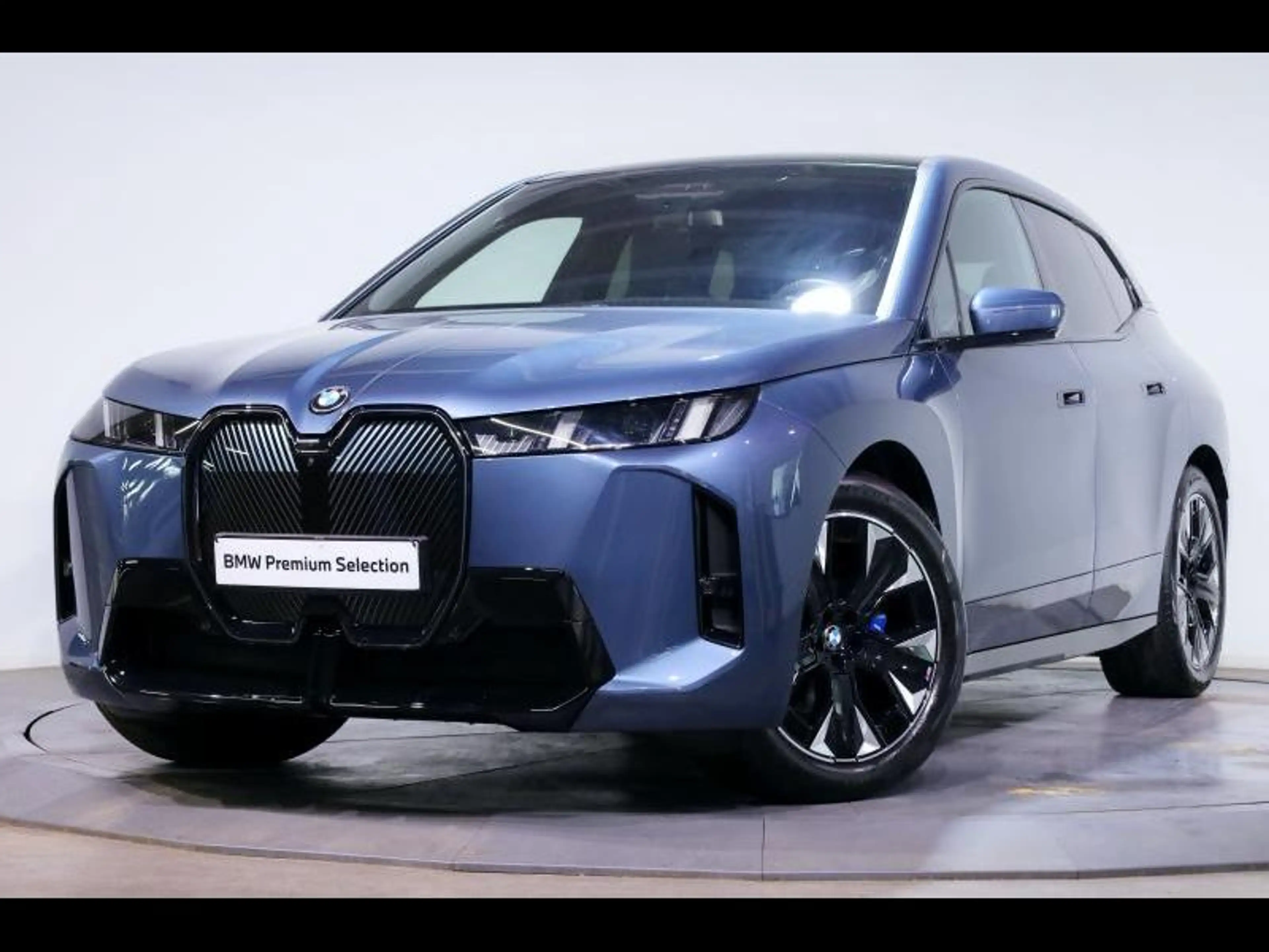 BMW iX xDrive45 Kit M Sport