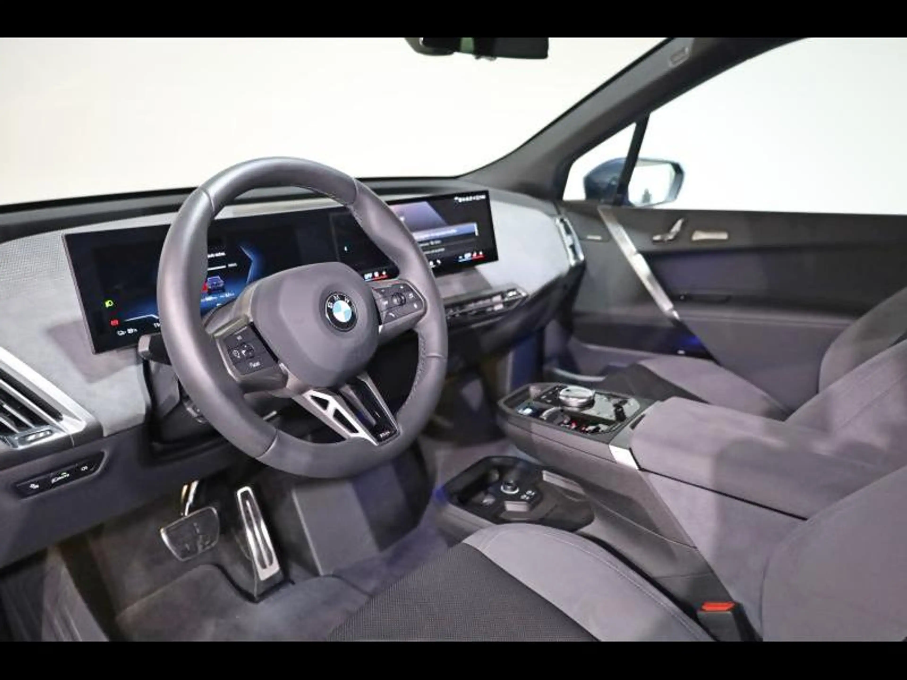 BMW iX xDrive45 Kit M Sport — photo 6