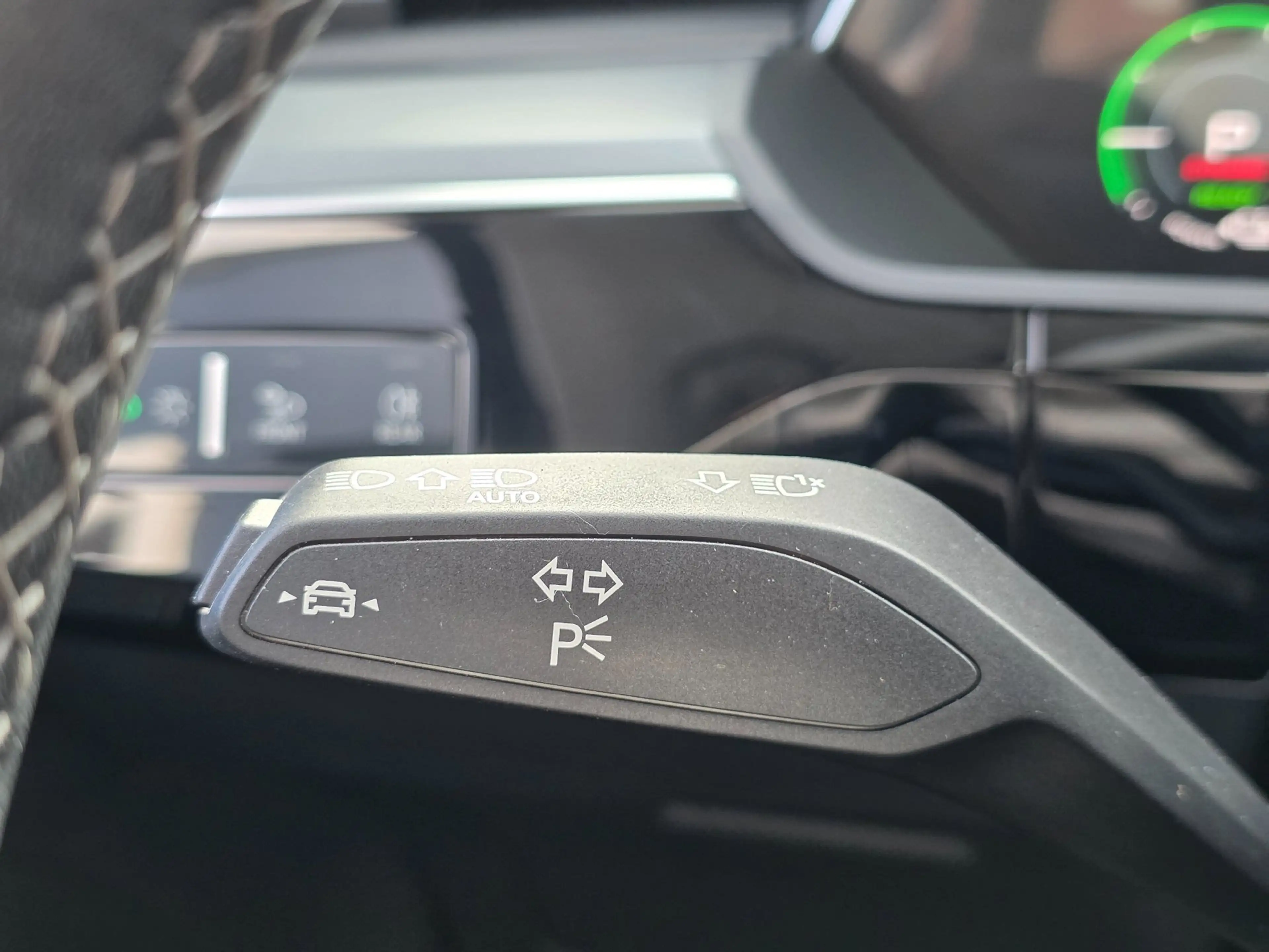 Audi Q8 e-tron 55 quattro Advanced Edition 115 kWh | LEDER | STOE — photo 27