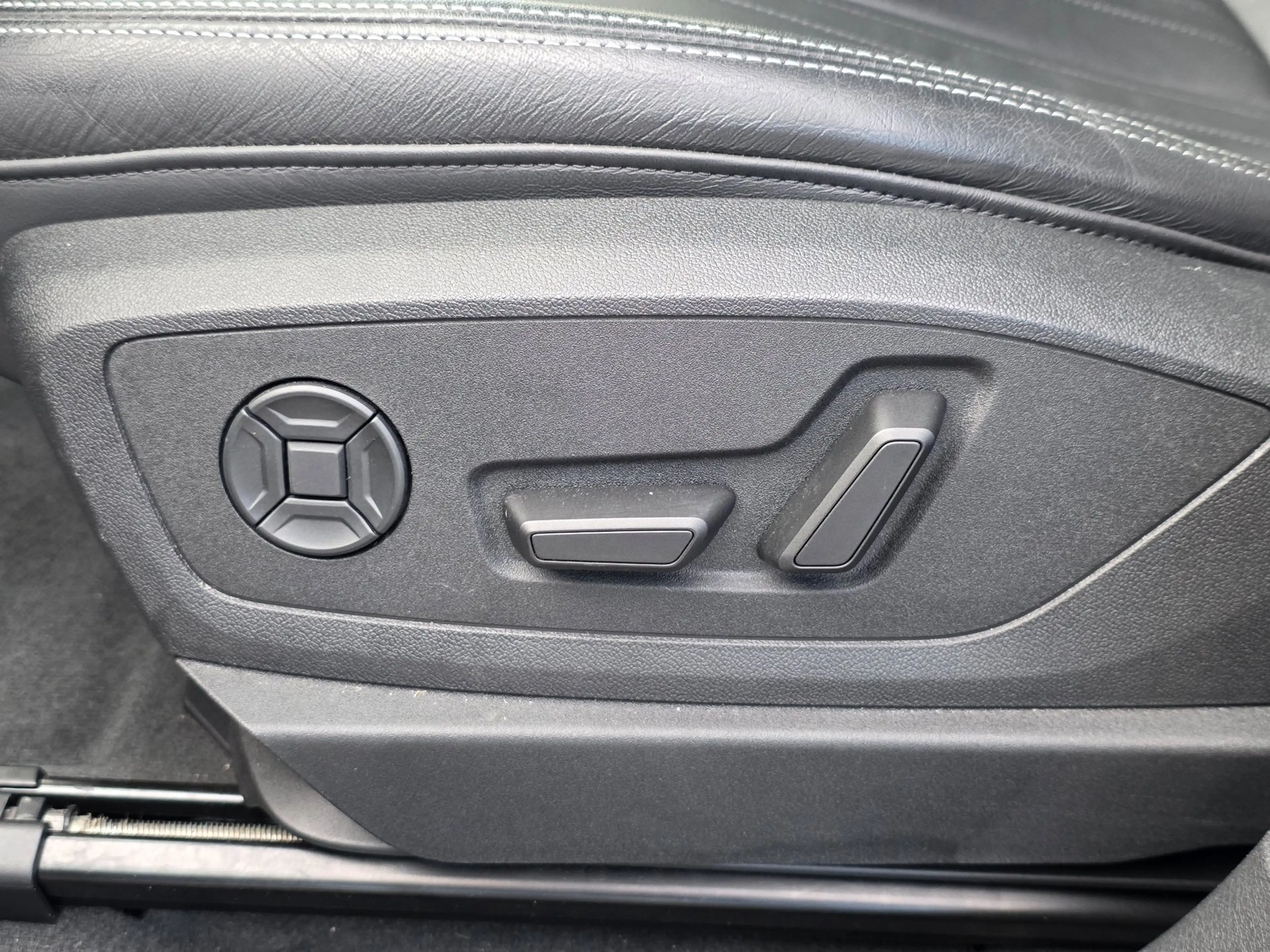 Audi Q8 e-tron 55 quattro Advanced Edition 115 kWh | LEDER | STOE — photo 25