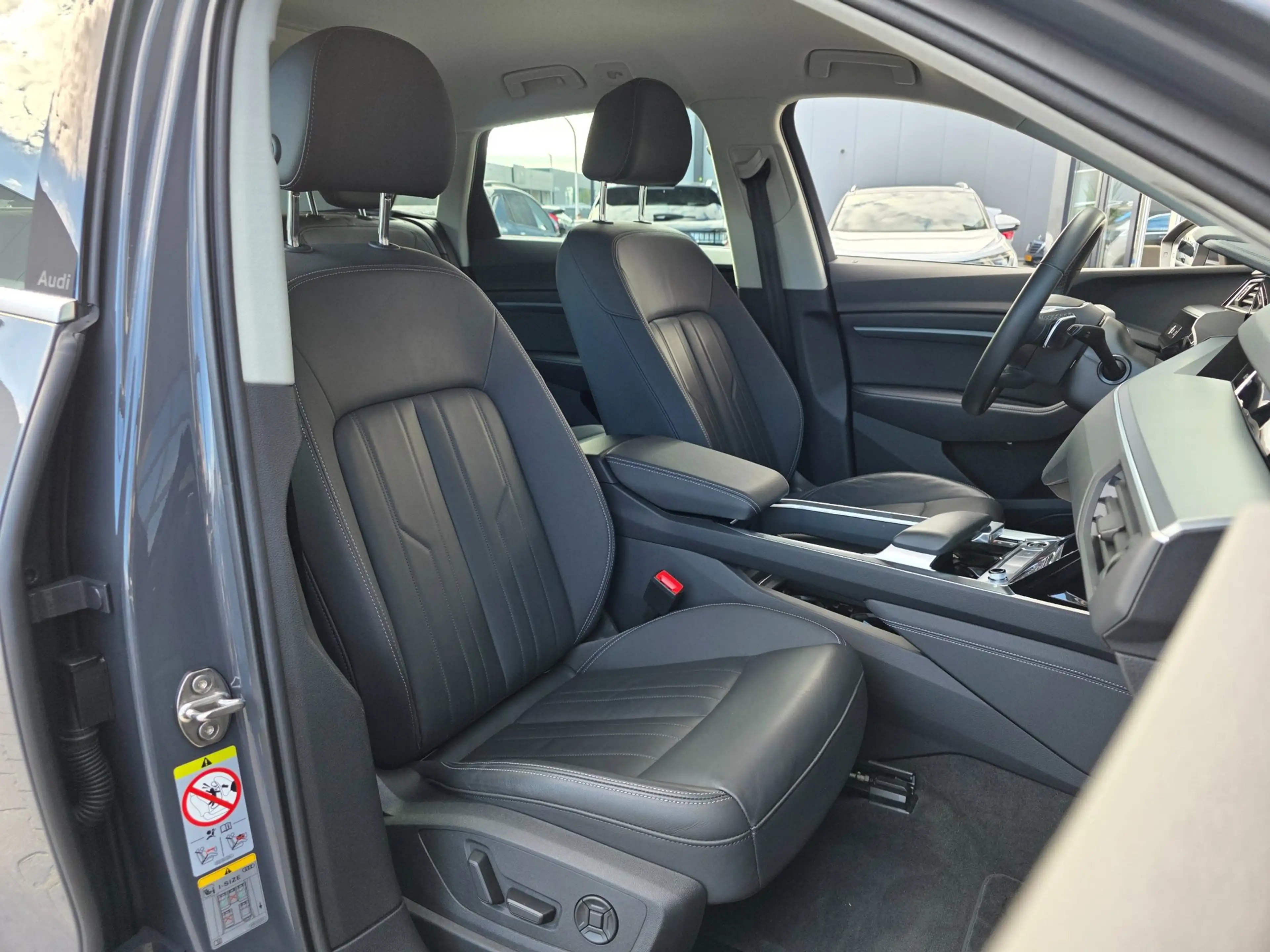 Audi Q8 e-tron 55 quattro Advanced Edition 115 kWh | LEDER | STOE — photo 7