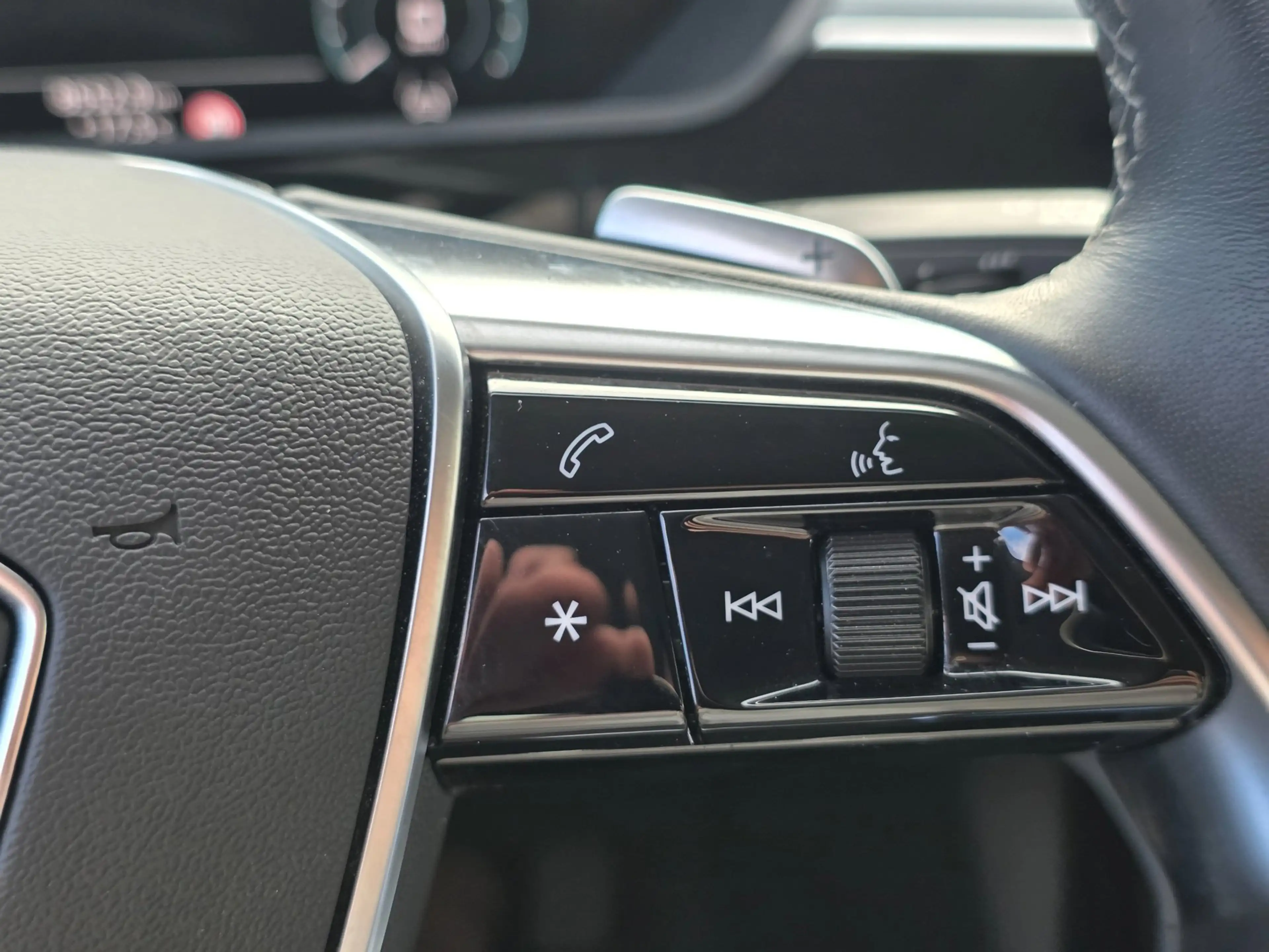 Audi Q8 e-tron 55 quattro Advanced Edition 115 kWh | LEDER | STOE — photo 31