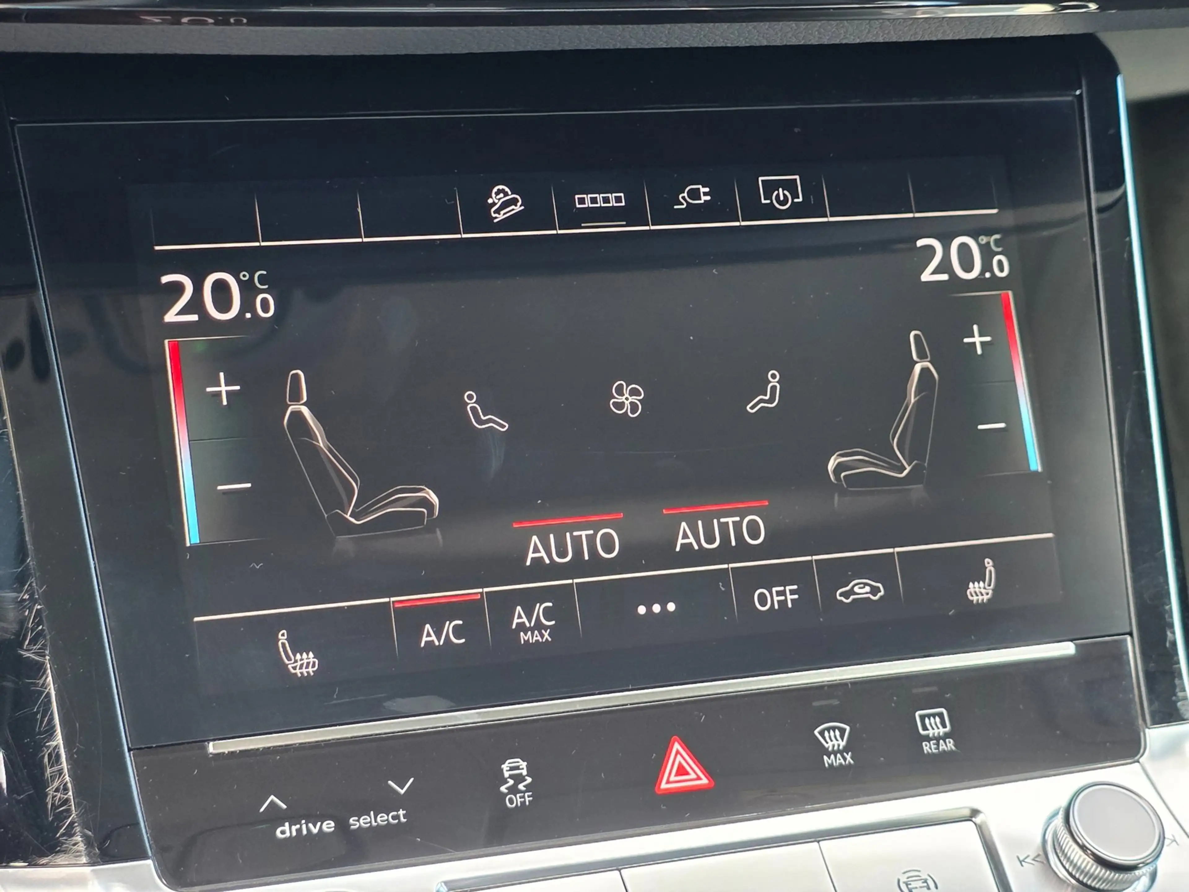 Audi Q8 e-tron 55 quattro Advanced Edition 115 kWh | LEDER | STOE — photo 14