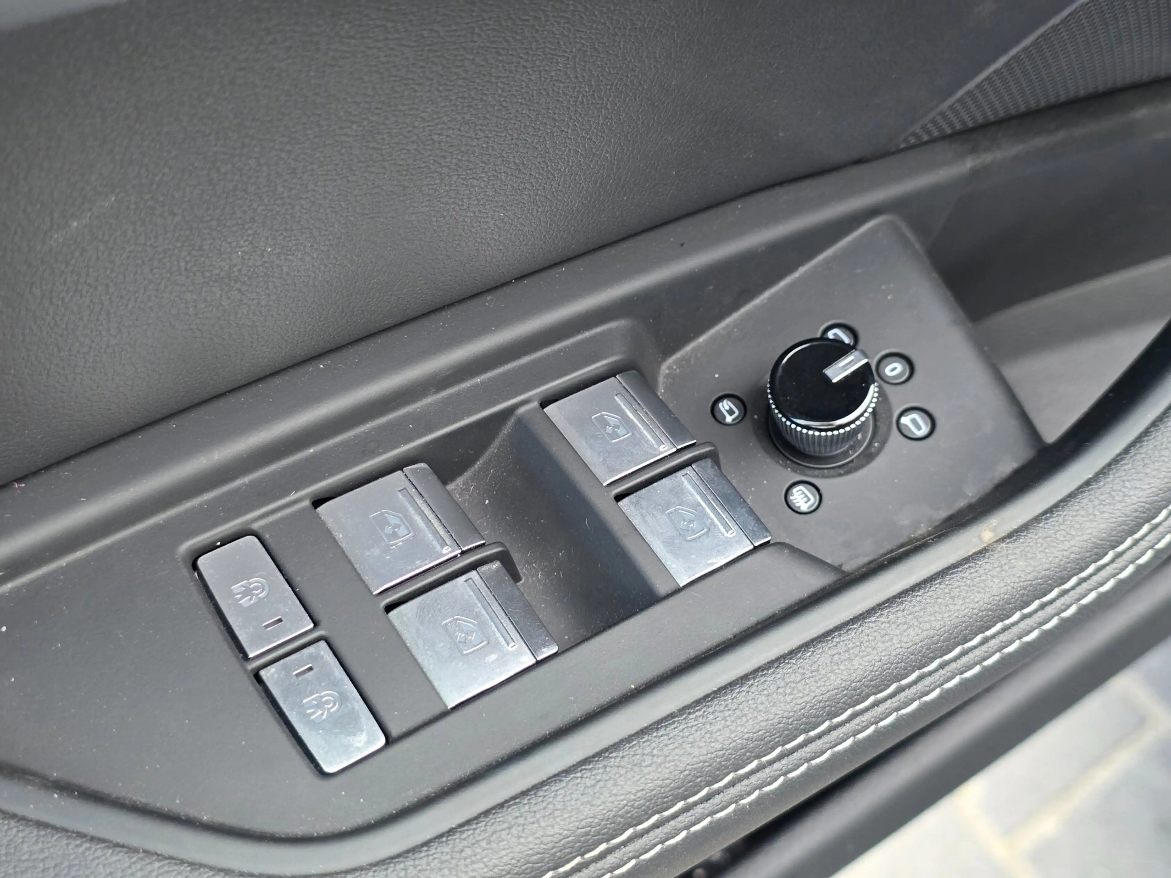 Audi Q8 e-tron 55 quattro Advanced Edition 115 kWh | LEDER | STOE — photo 23