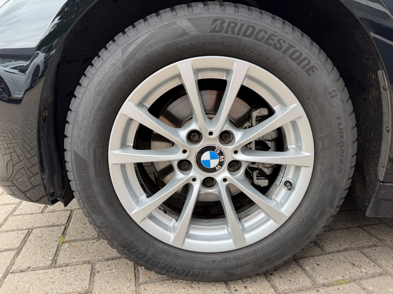 BMW 320 3-serie Touring 320i High Executive Sport / Pano / — photo 17