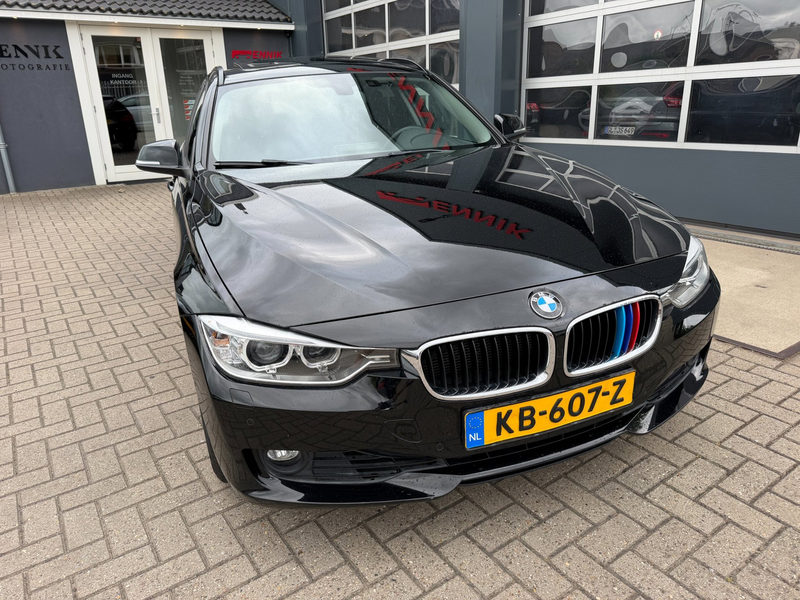 BMW 320 3-serie Touring 320i High Executive Sport / Pano / — photo 3