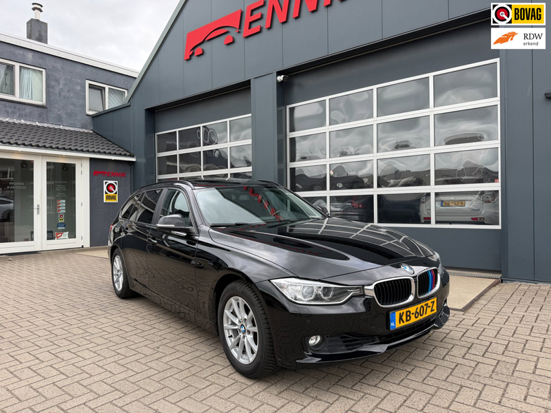 BMW 320 3-serie Touring 320i High Executive Sport / Pano /