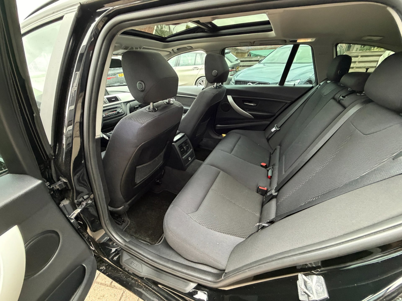 BMW 320 3-serie Touring 320i High Executive Sport / Pano / — photo 31
