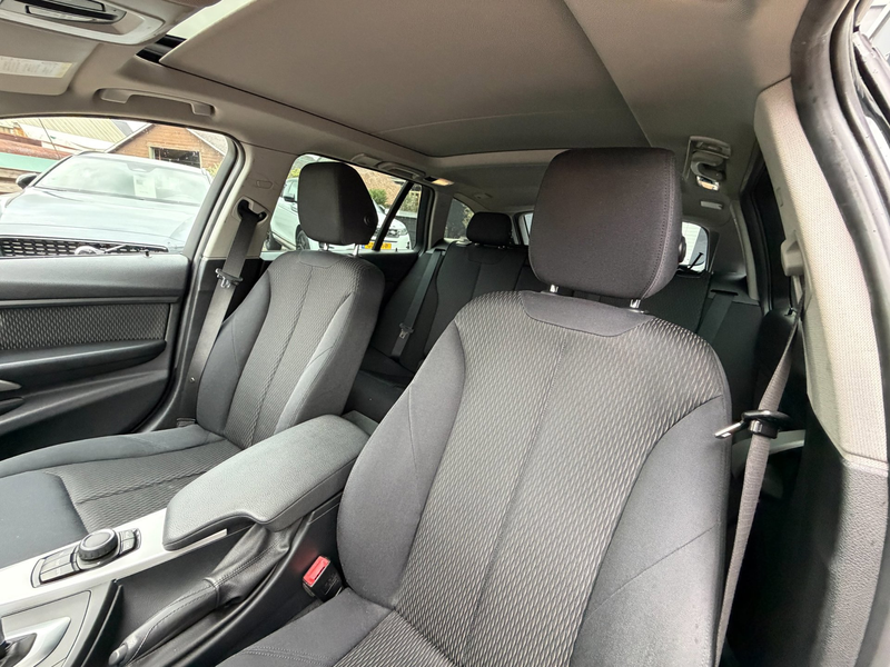 BMW 320 3-serie Touring 320i High Executive Sport / Pano / — photo 23
