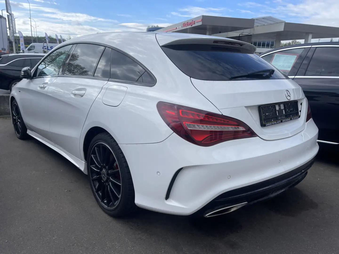 Mercedes-Benz CLA 200 Shooting Brake AMG-LINE ÉDITION 7G-TRONIC Weiß - 2