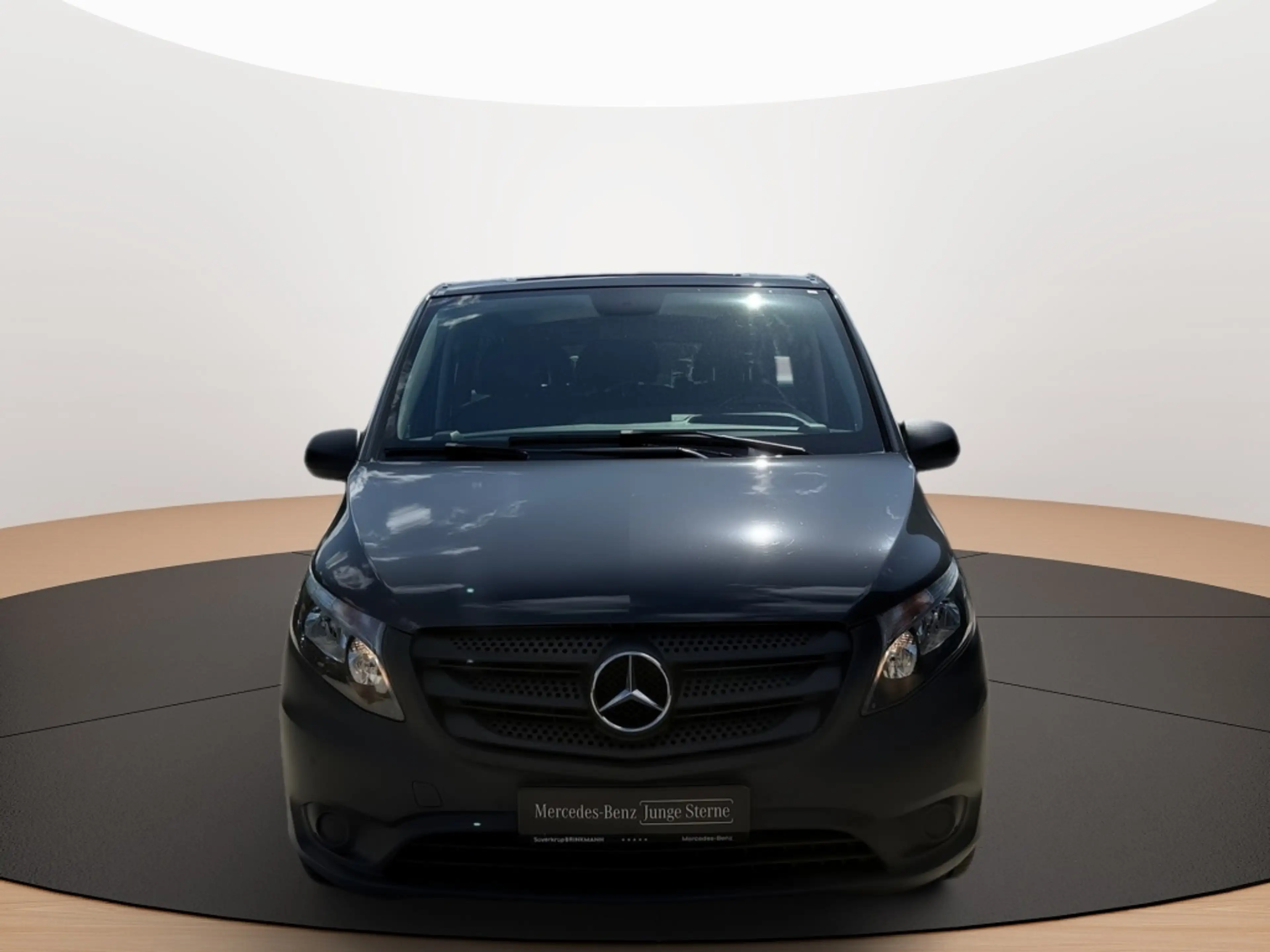 Mercedes-Benz Vito 114 TOURER BASE EXTRALANG AUTOM AHK AHK PDC — photo 4