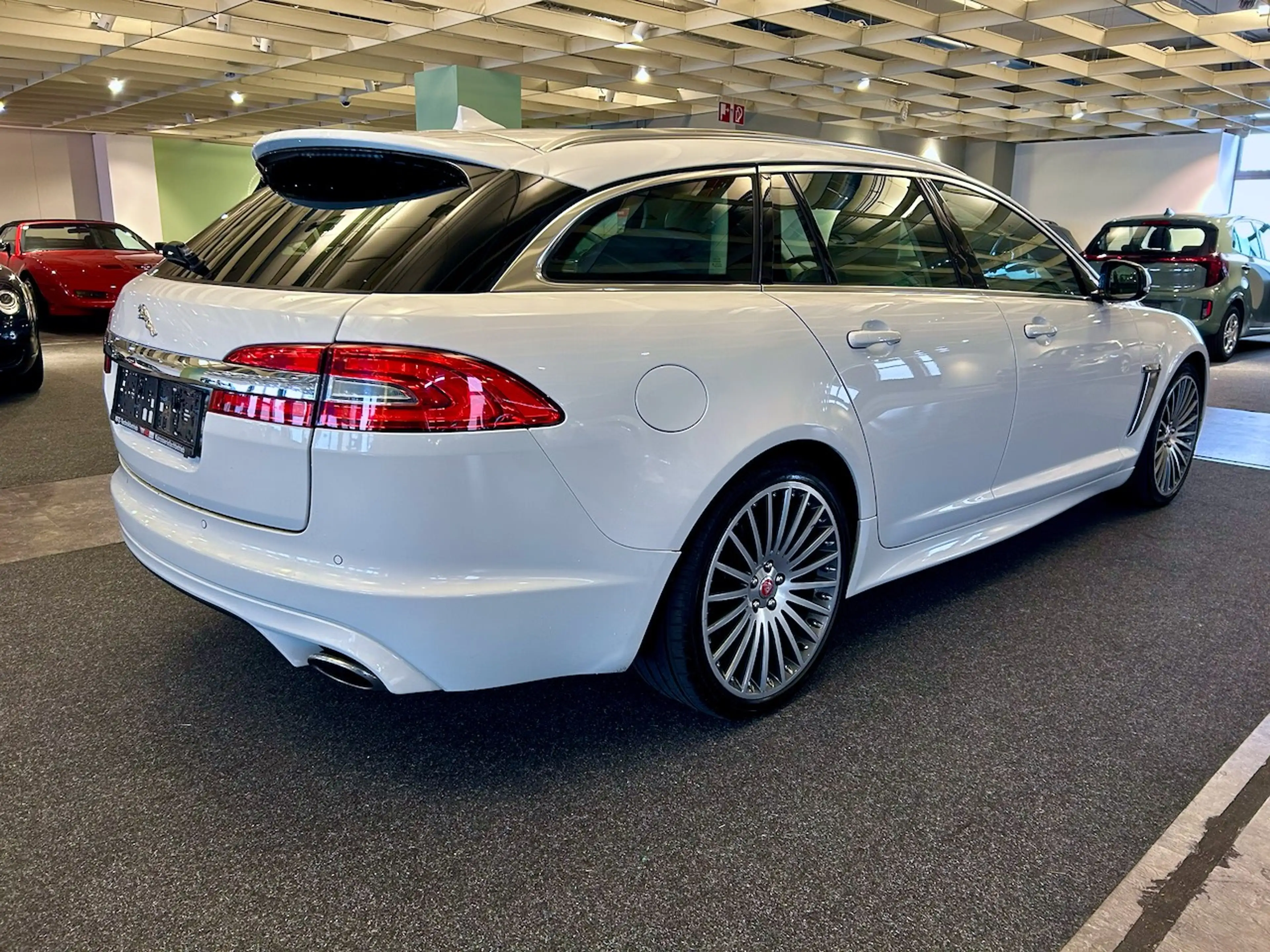 Jaguar XF XF Sportbrake 3,0 Diesel Premium Luxury — photo 5