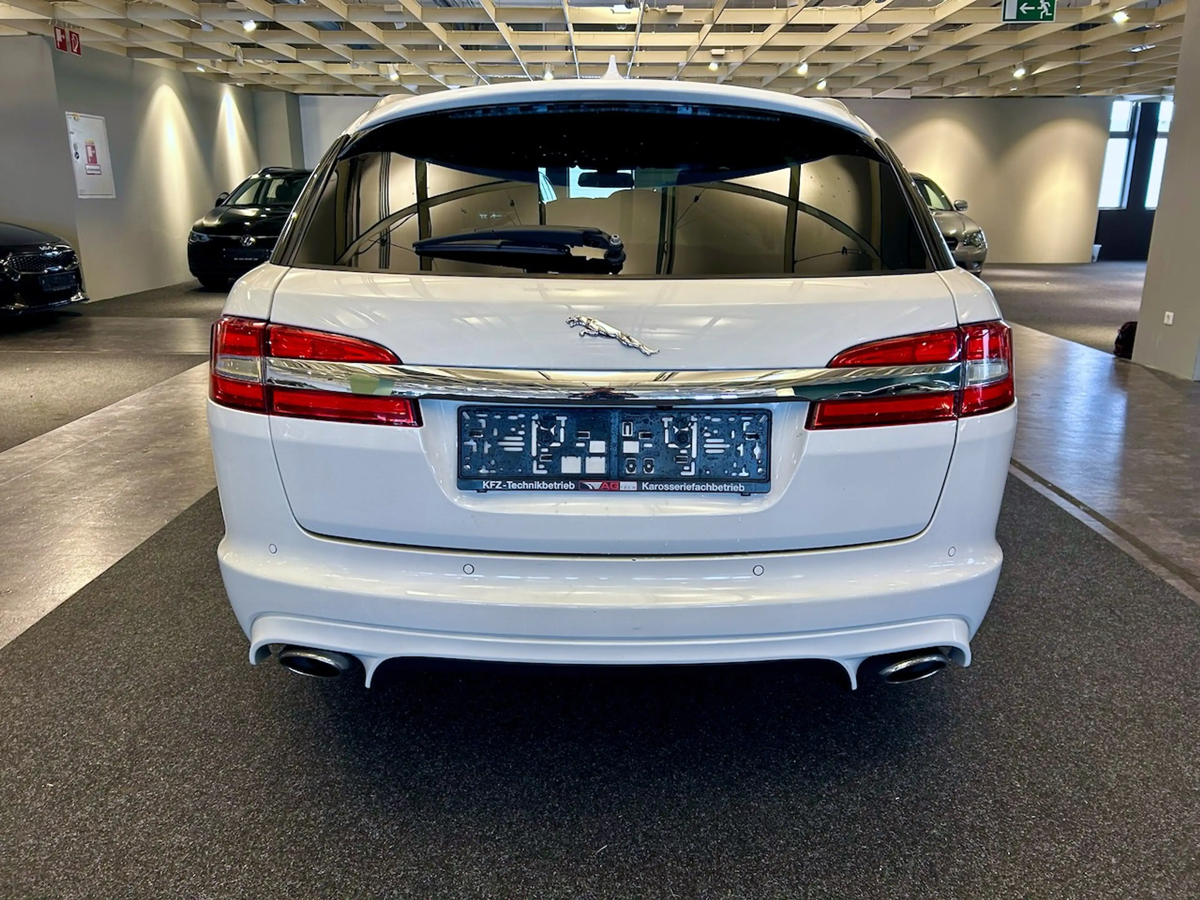 Jaguar XF XF Sportbrake 3,0 Diesel Premium Luxury — photo 6