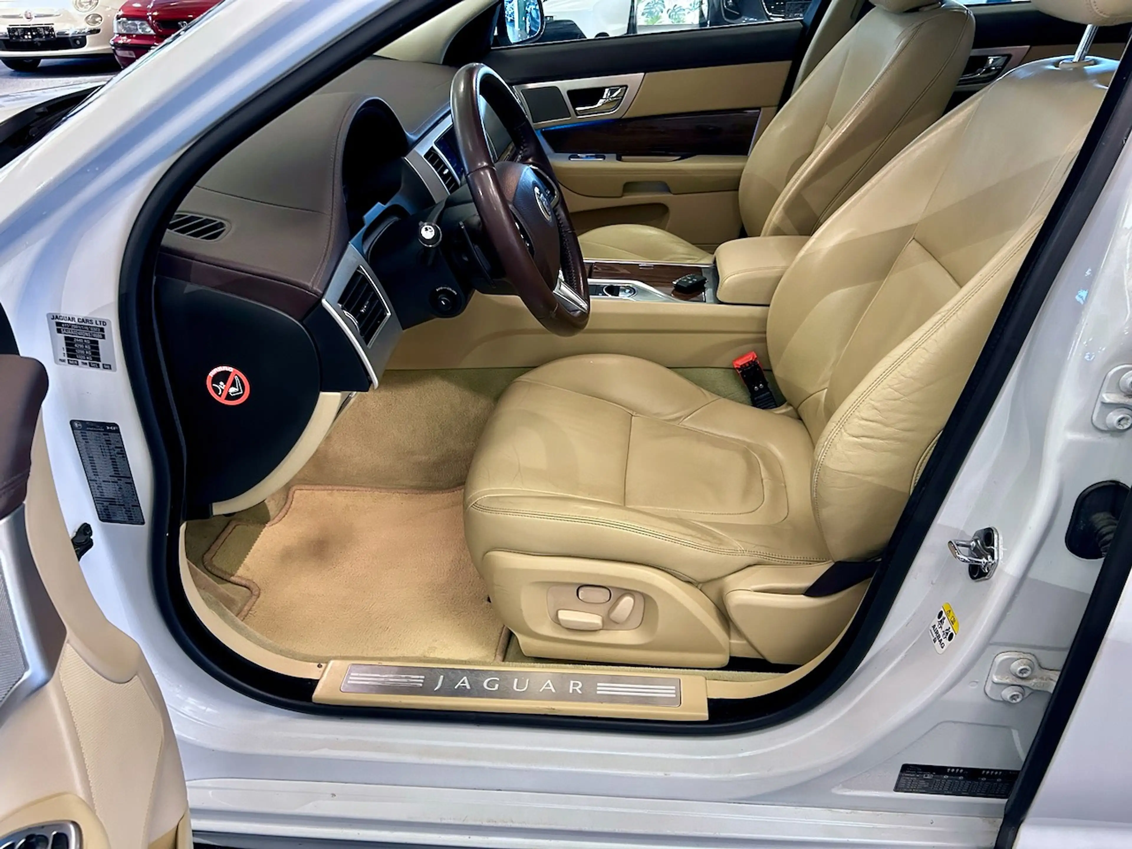 Jaguar XF XF Sportbrake 3,0 Diesel Premium Luxury — photo 12