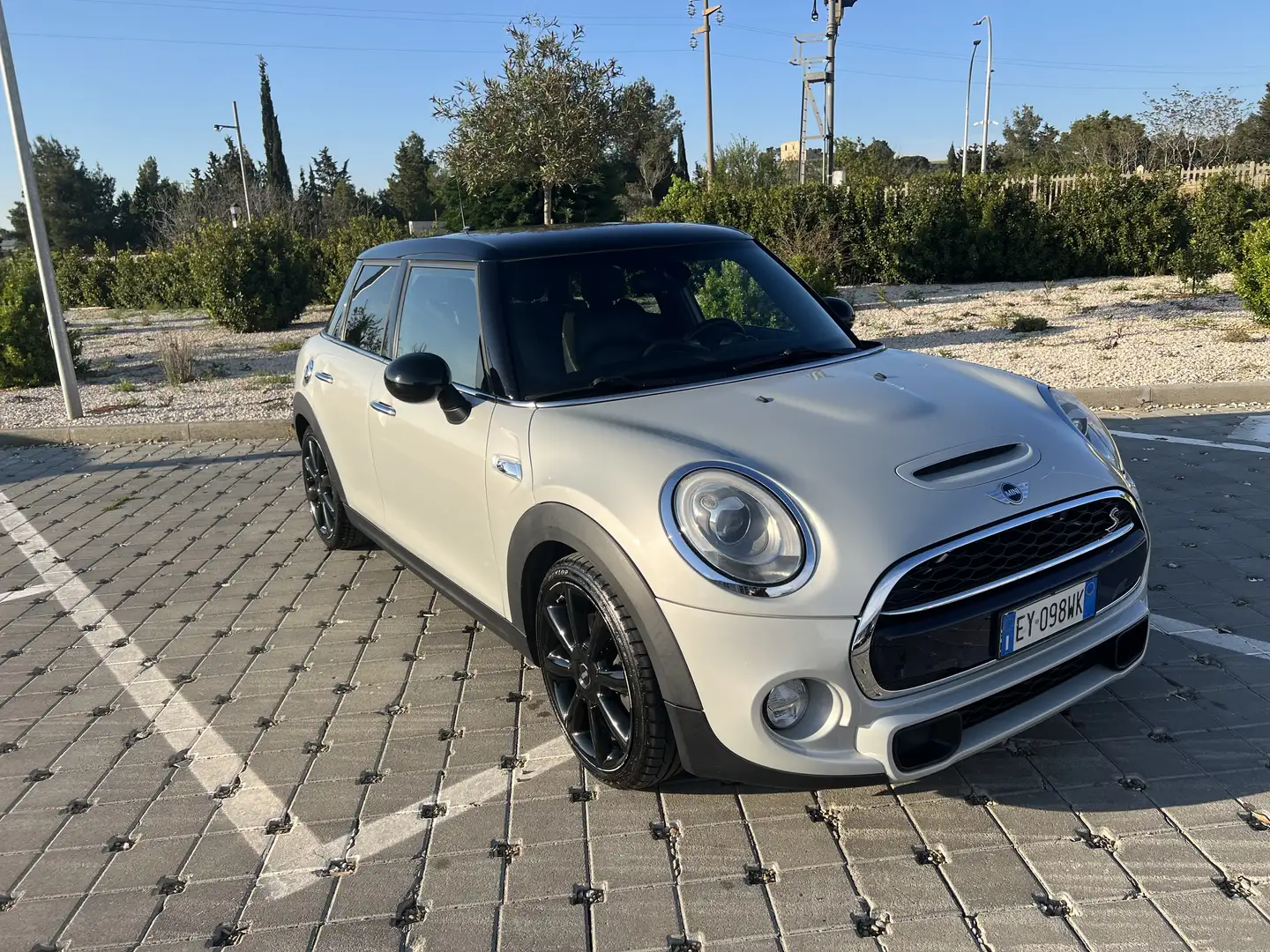 MINI Cooper SD 2.0 5p auto Gümüş rengi - 1