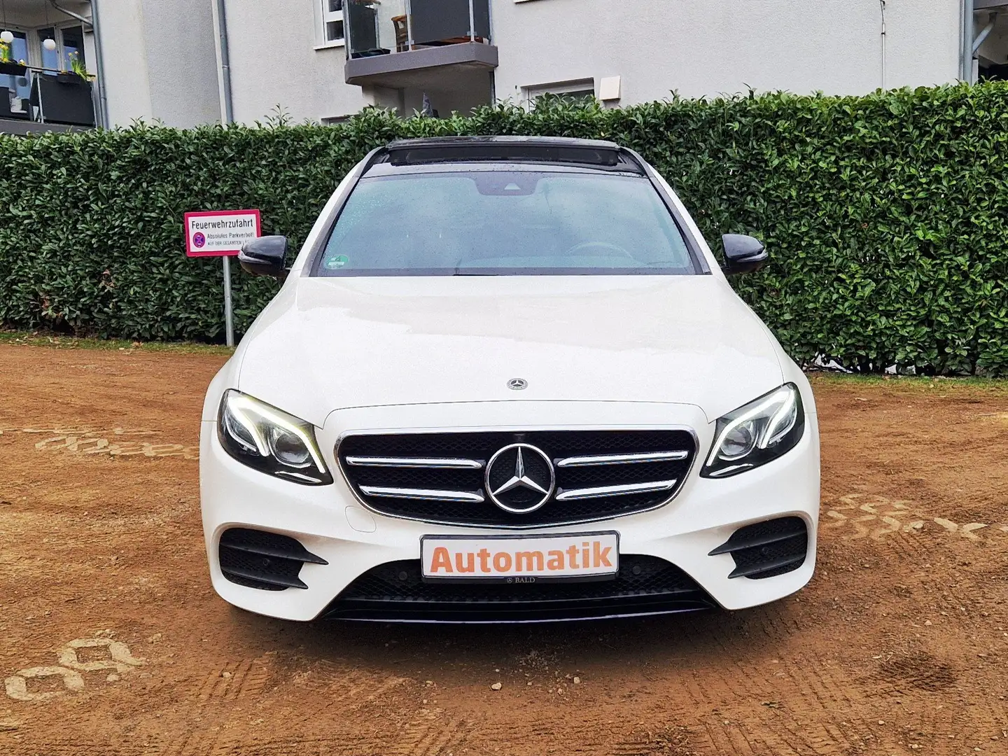 Mercedes-Benz E 200 E 200 d/AMG-Line/Standheizung/Night Paket/Panorama Blanc - 2