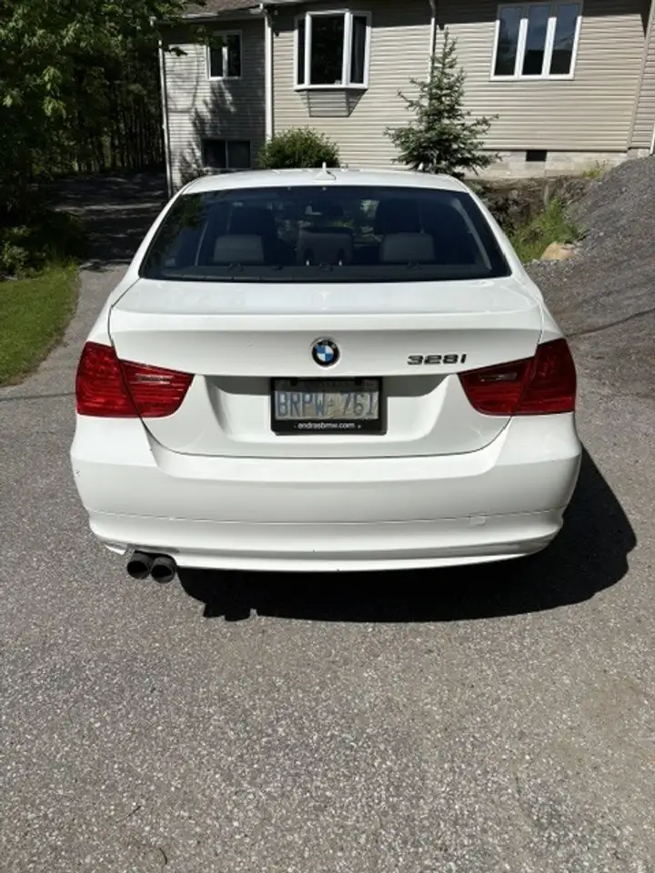 BMW 3 Series снимка BMW 3 Series