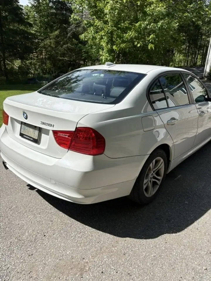BMW 3 Series снимка BMW 3 Series