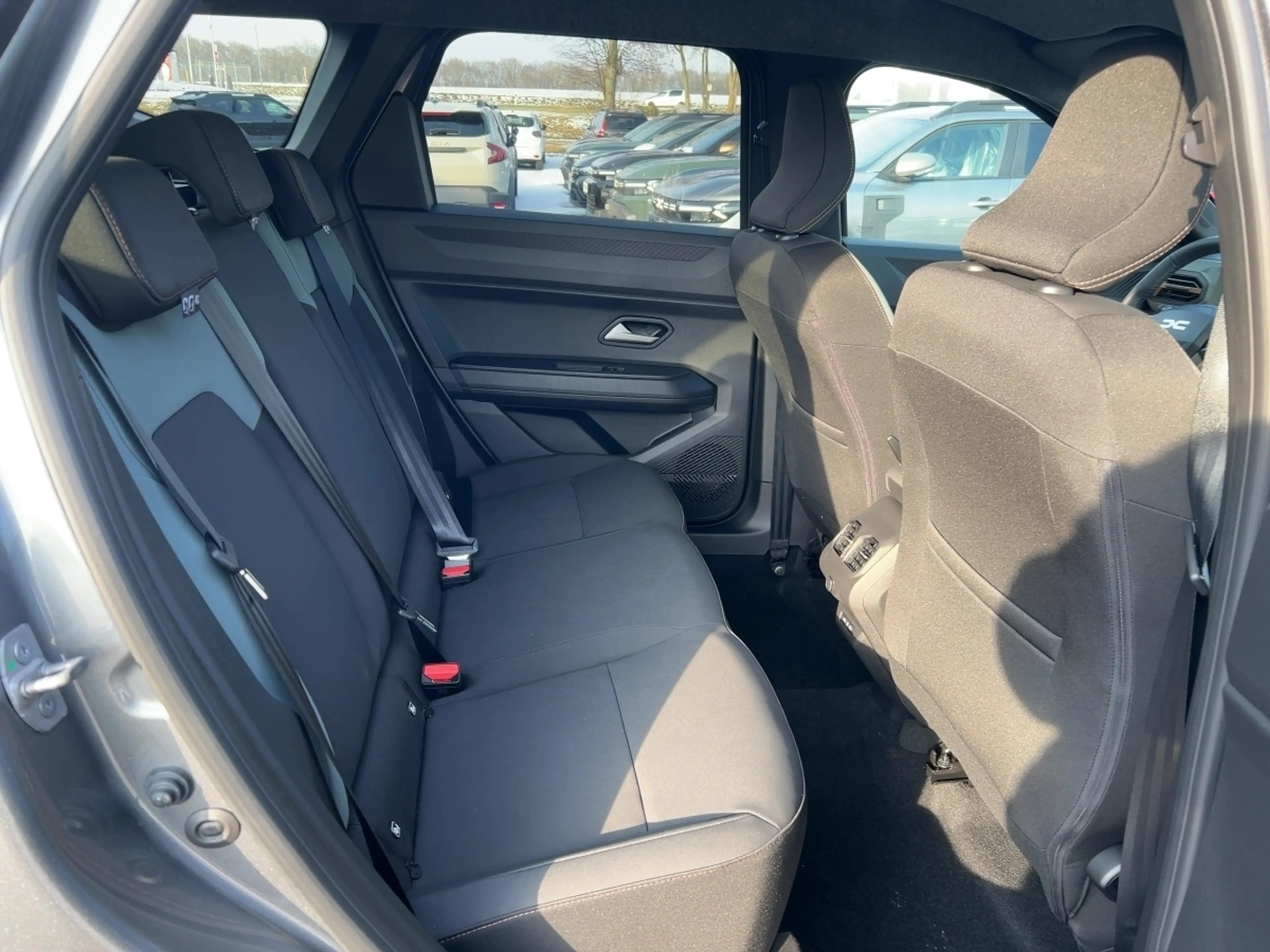 Dacia Bigster Extreme 1.8 E-TECH Full Hybrid 155 — photo 12