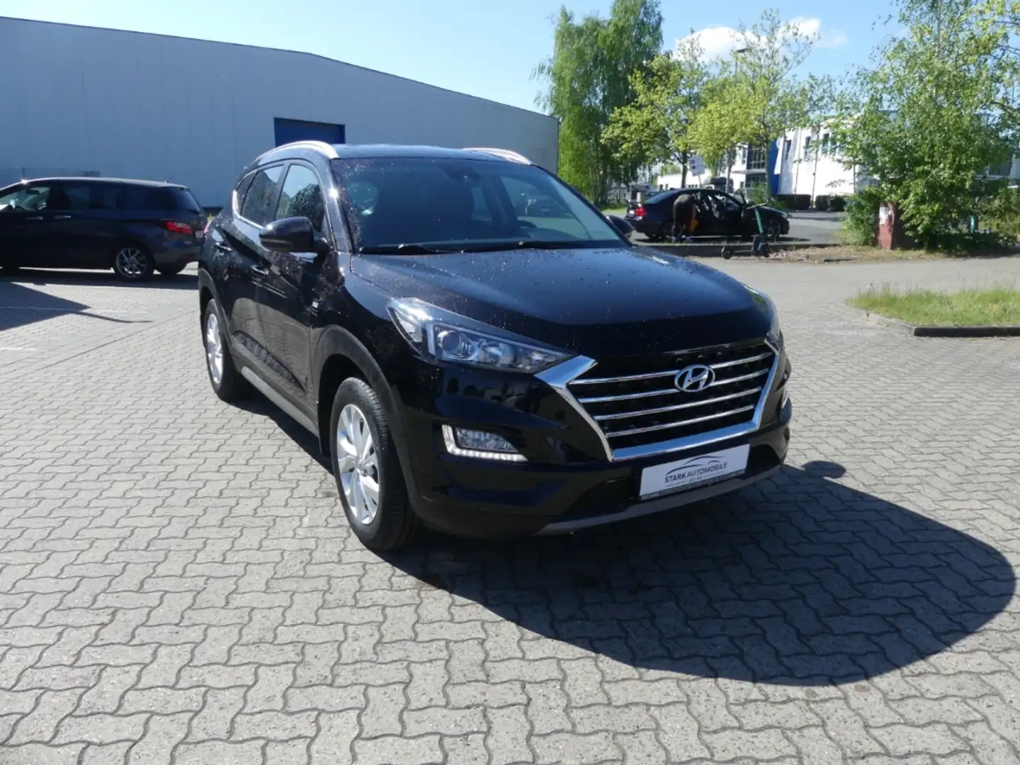 Hyundai TUCSON Mild-Hybrid 4WD 2.0 CRDi Navigation Parkpilot Sitz Schwarz - 2