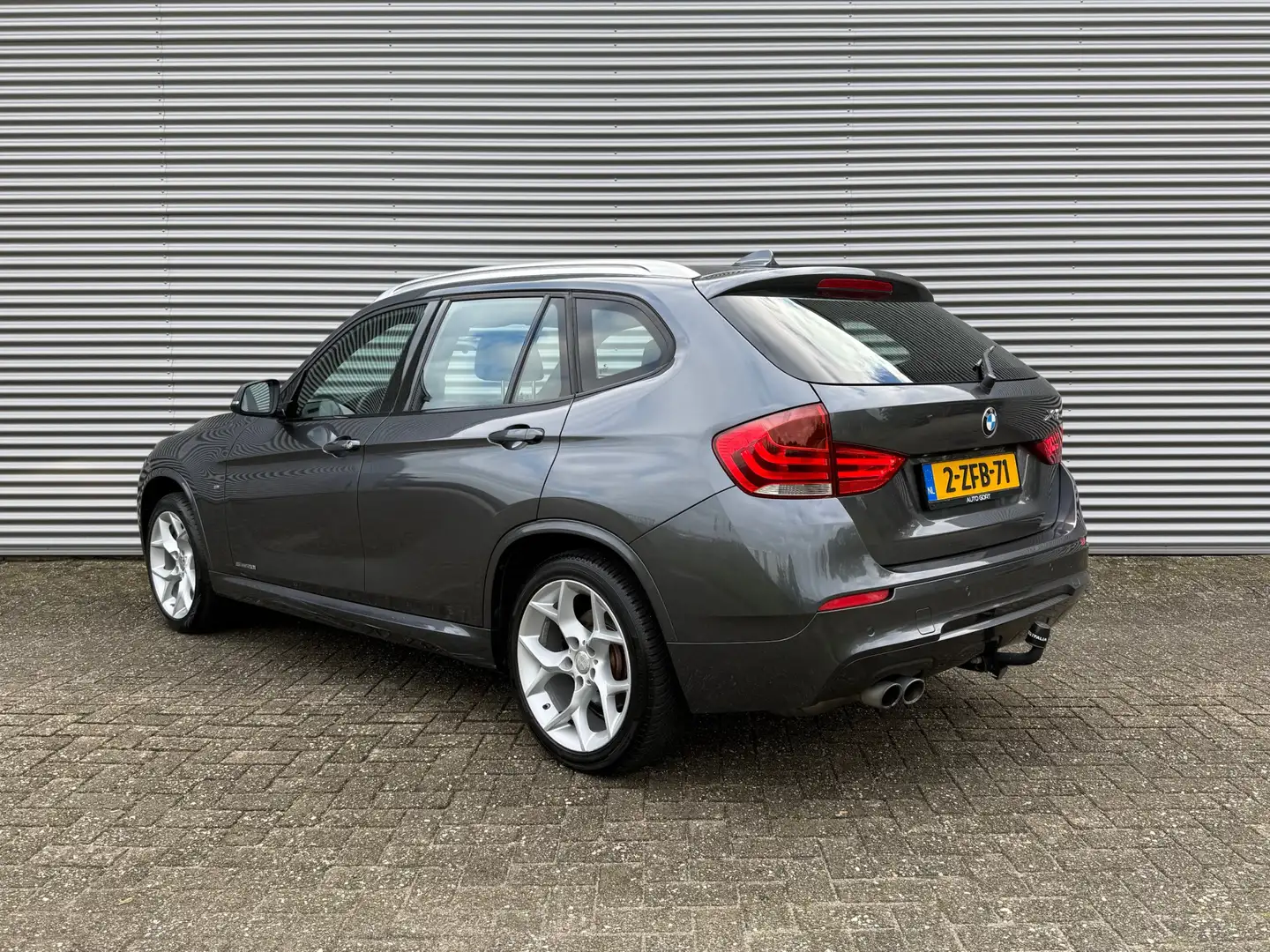 BMW X1 sDrive20i High Executive M-Sport | Panodak | Leder Grijs - 2