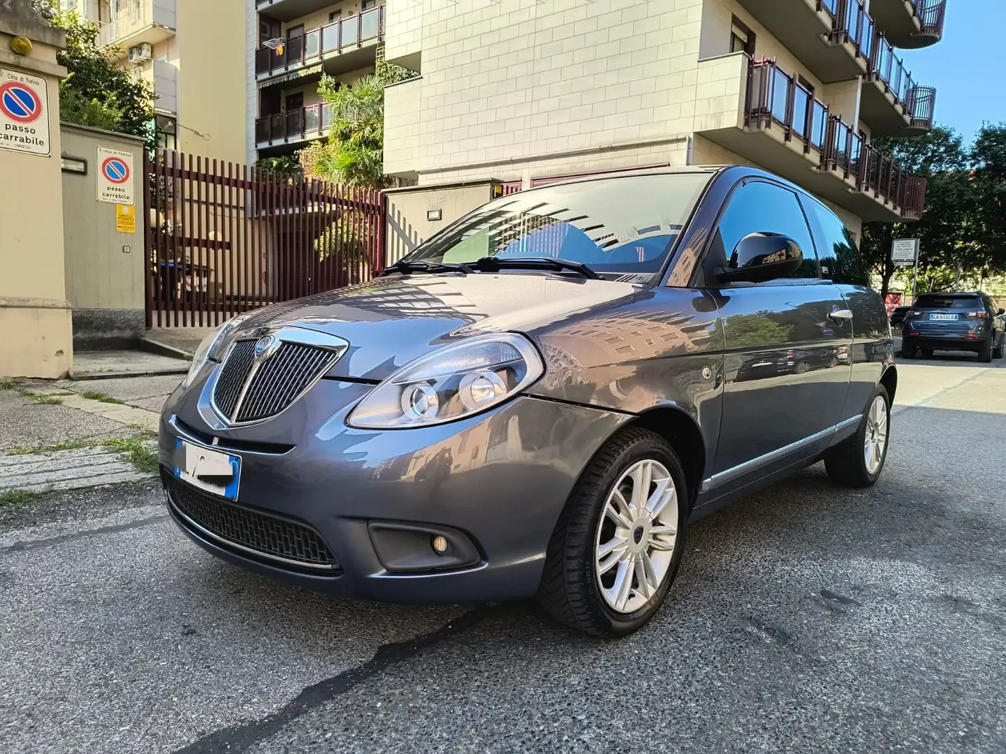 Lancia Ypsilon 1.2 8v Unyca Grigio - 2