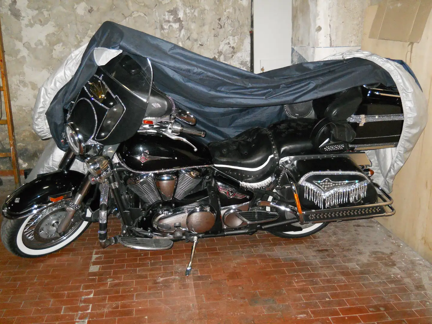 Kawasaki Vulcan 900 Fekete - 1