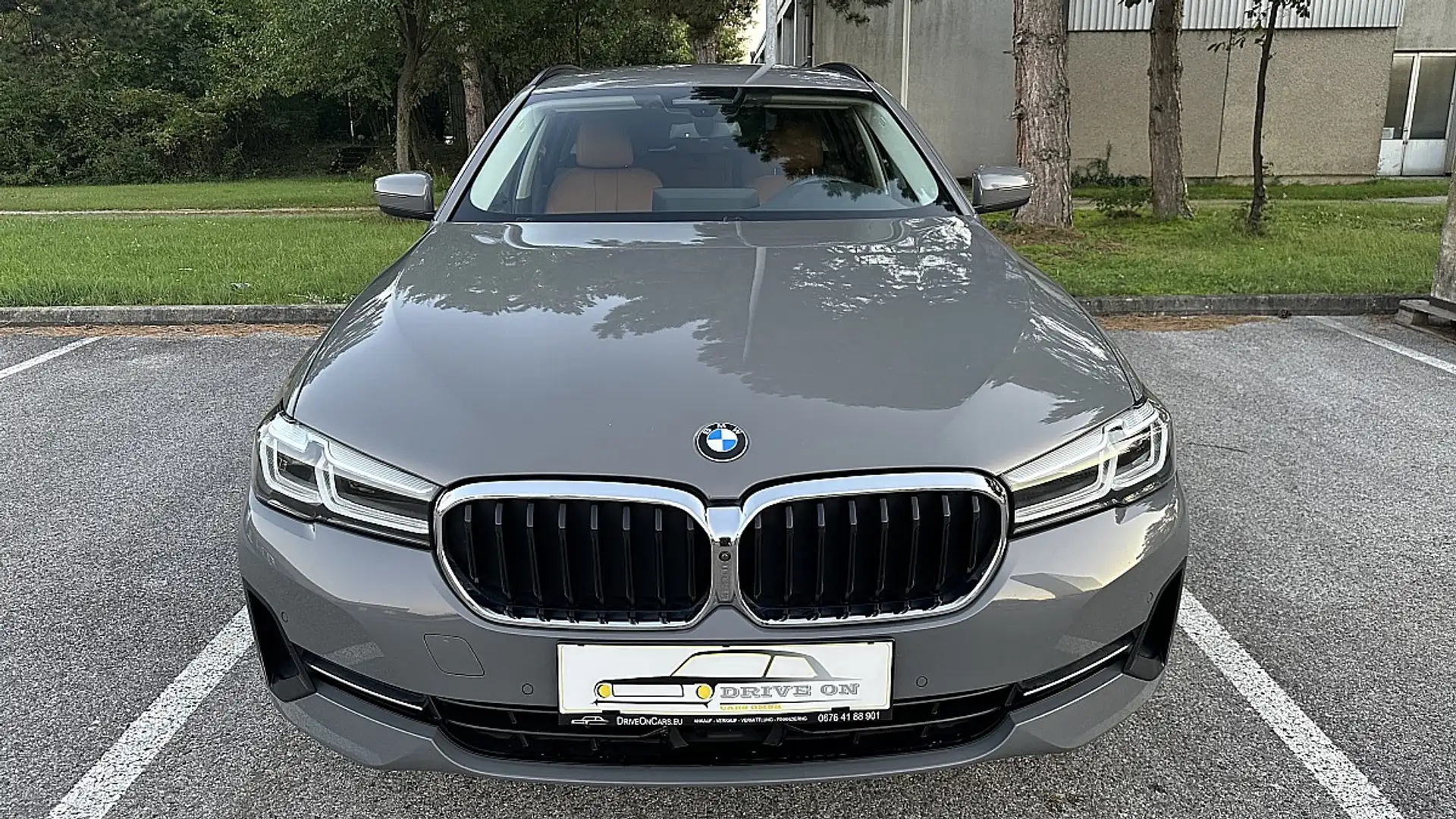 BMW 520 d *Touring*Vollleder*360°Kamera*Adaptiver LED-S... Grau - 2