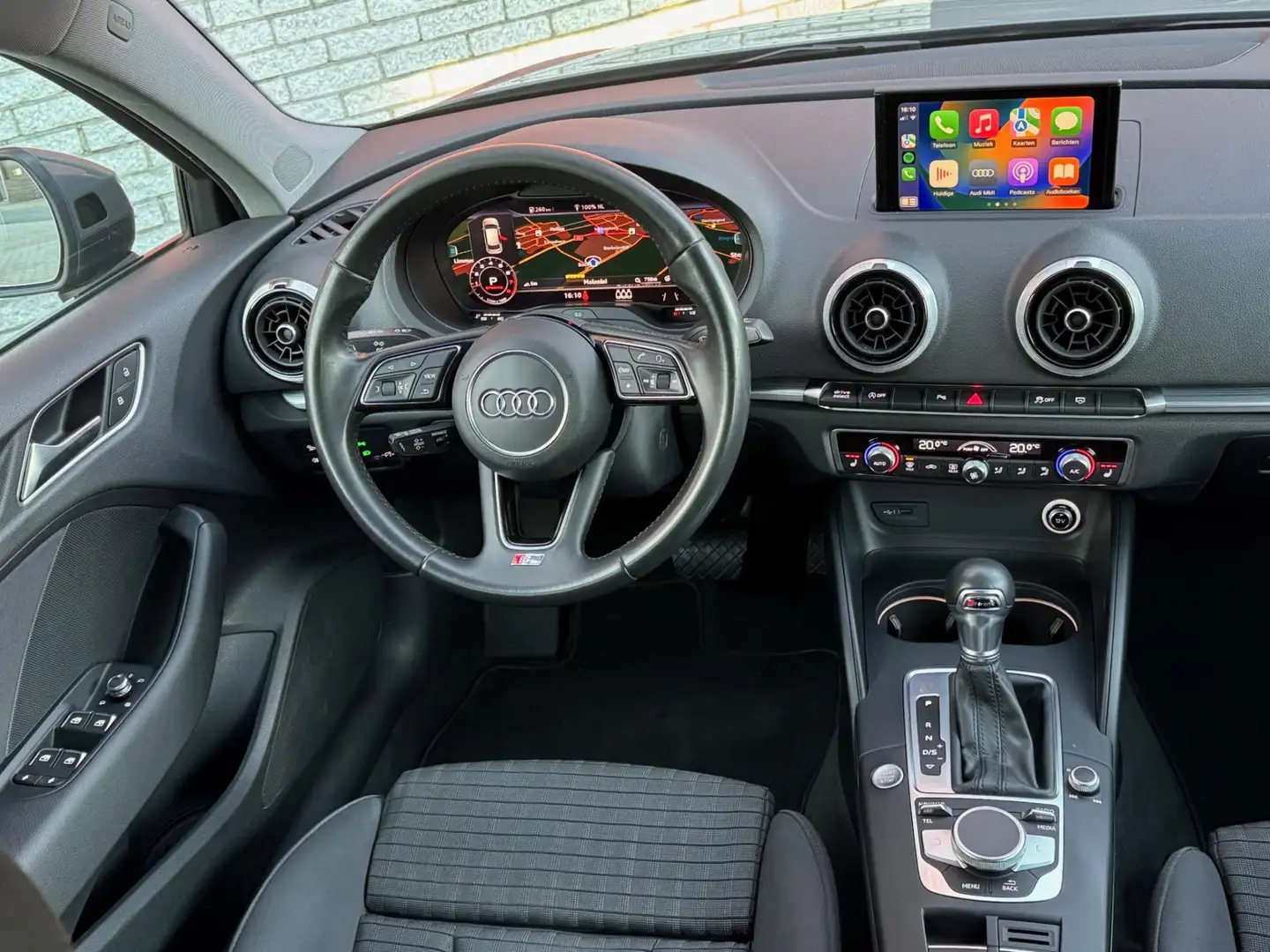 Audi A3 Sportback 1.5 TFSI Virtual Carplay Lane Led ACC PD Gris - 2