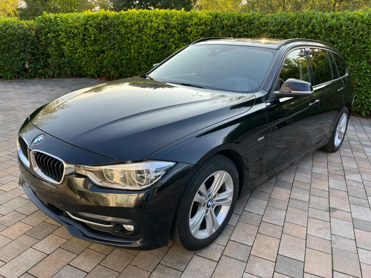 BMW 320 da Sp Line A.LED NavPr HUD Pano Hifi Memo 360 Noir - 1