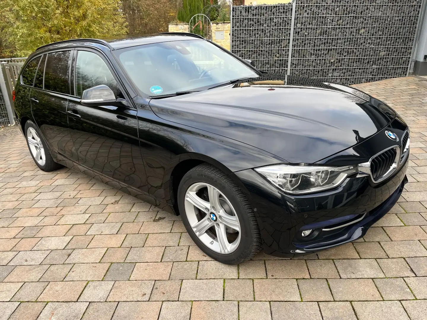 BMW 320 da Sp Line A.LED NavPr HUD Pano Hifi Memo 360 Schwarz - 1
