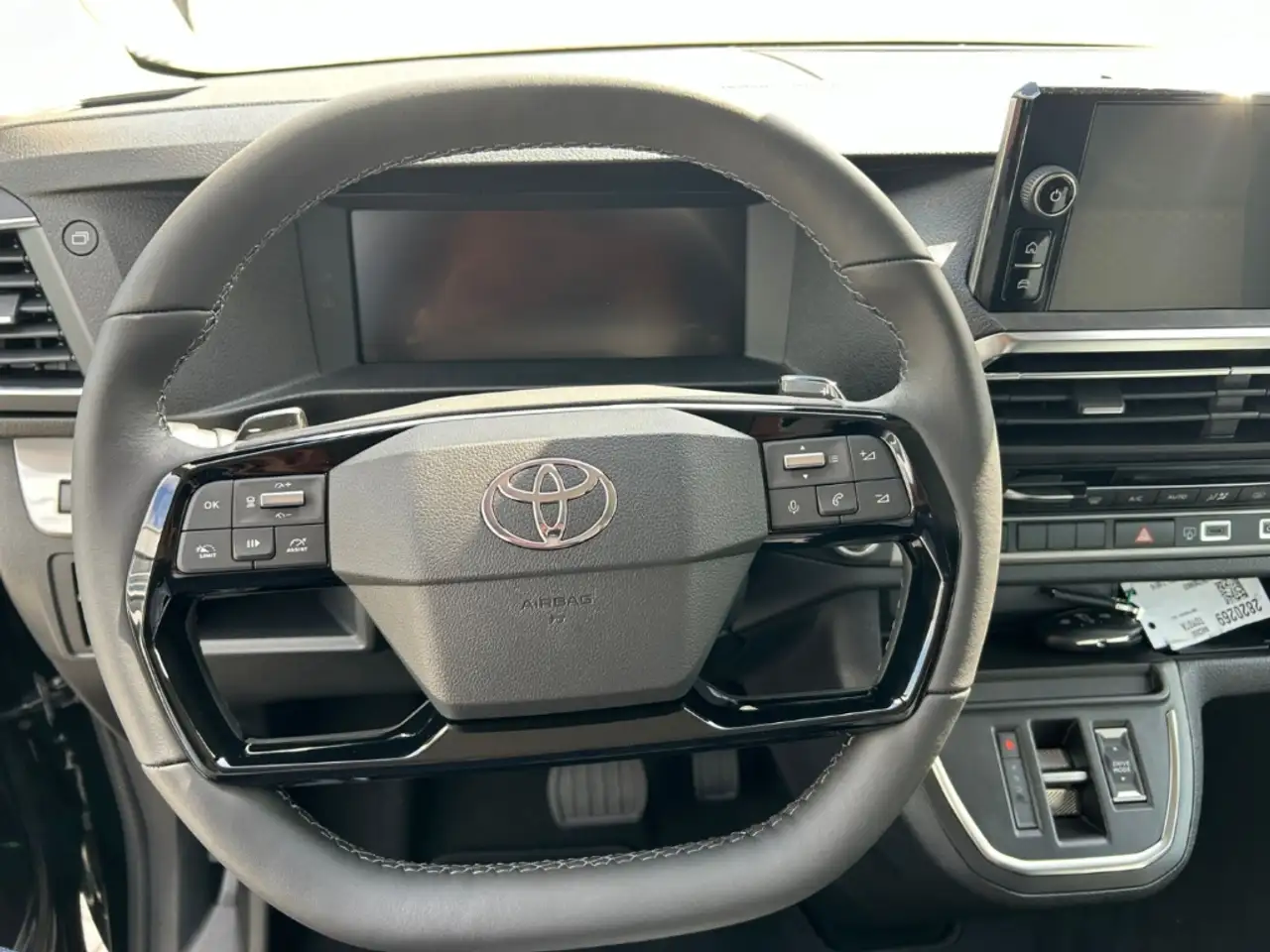 Toyota Proace Verso Teamplayer 75kWh 8-Sitzer Navi 360° SHZ L1 9