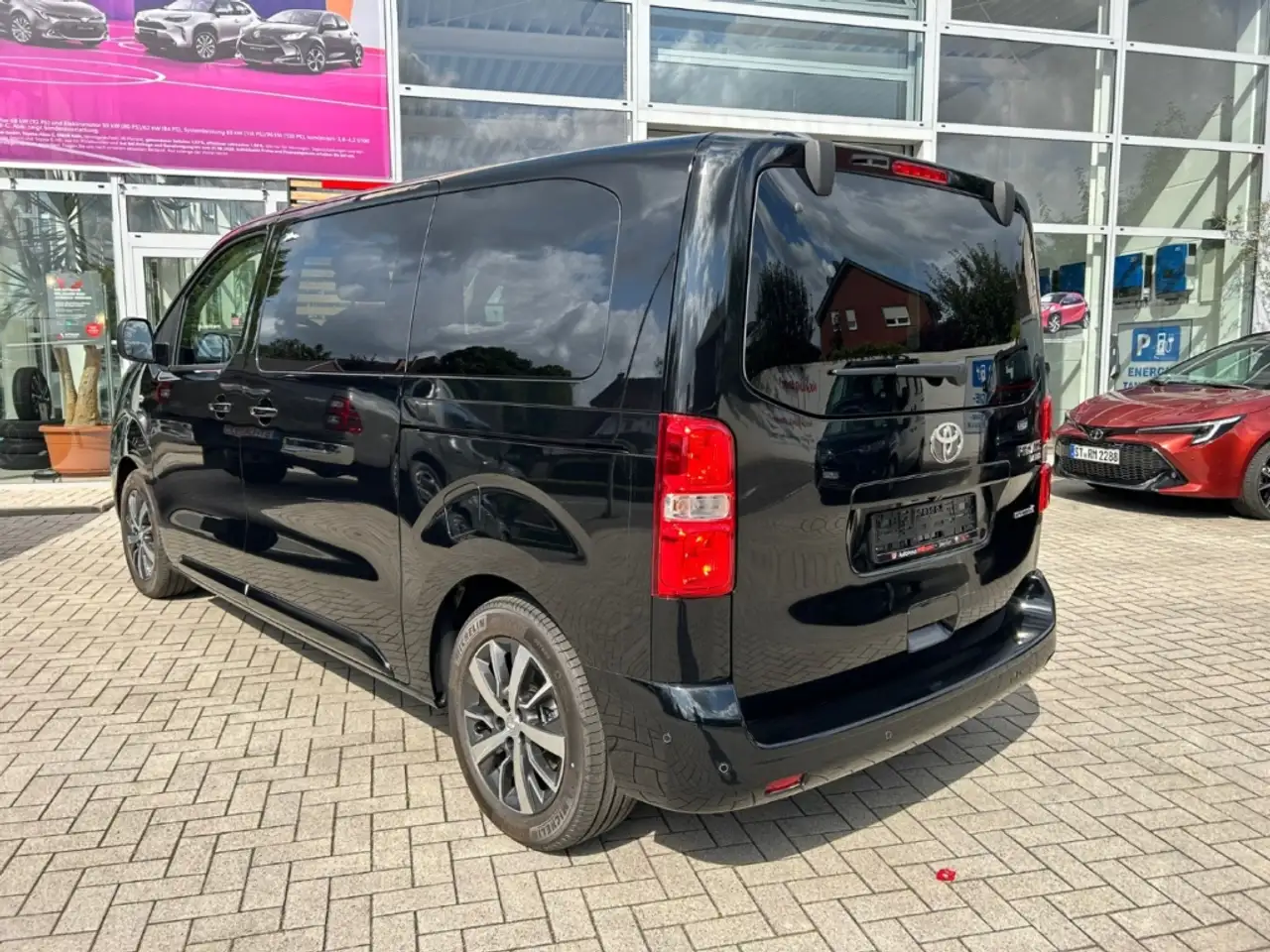 Toyota Proace Verso Teamplayer 75kWh 8-Sitzer Navi 360° SHZ L1 4
