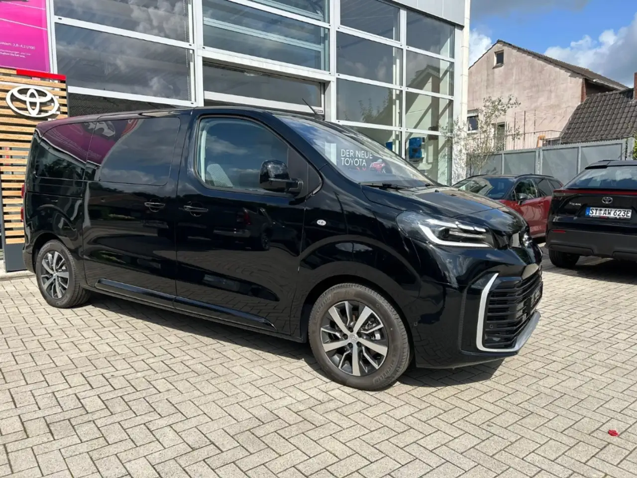 Toyota Proace Verso Teamplayer 75kWh 8-Sitzer Navi 360° SHZ L1 2
