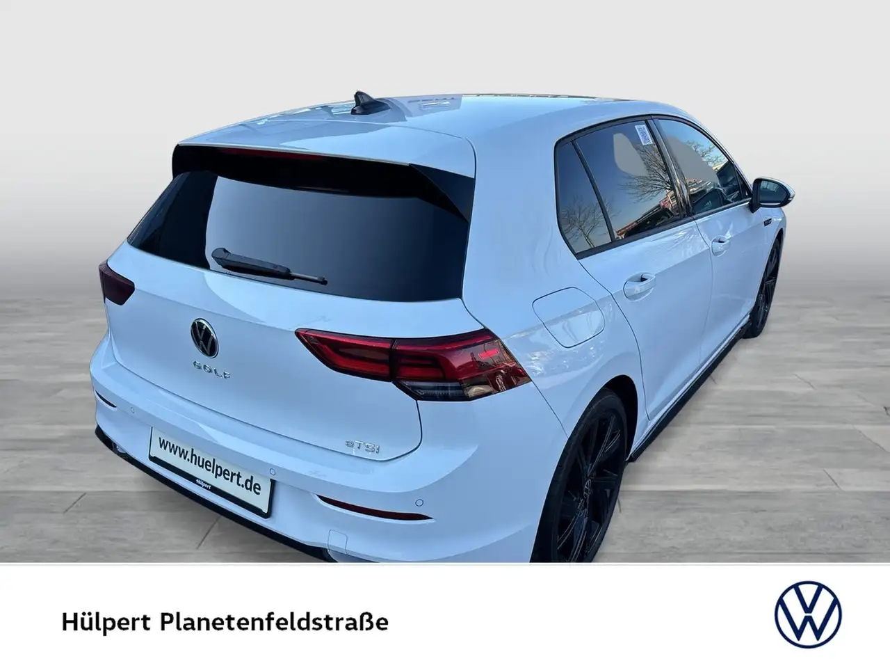 Volkswagen Golf VIII 1.5 eTSI R-LINE CAM ACC LM18 CARPLAY 5