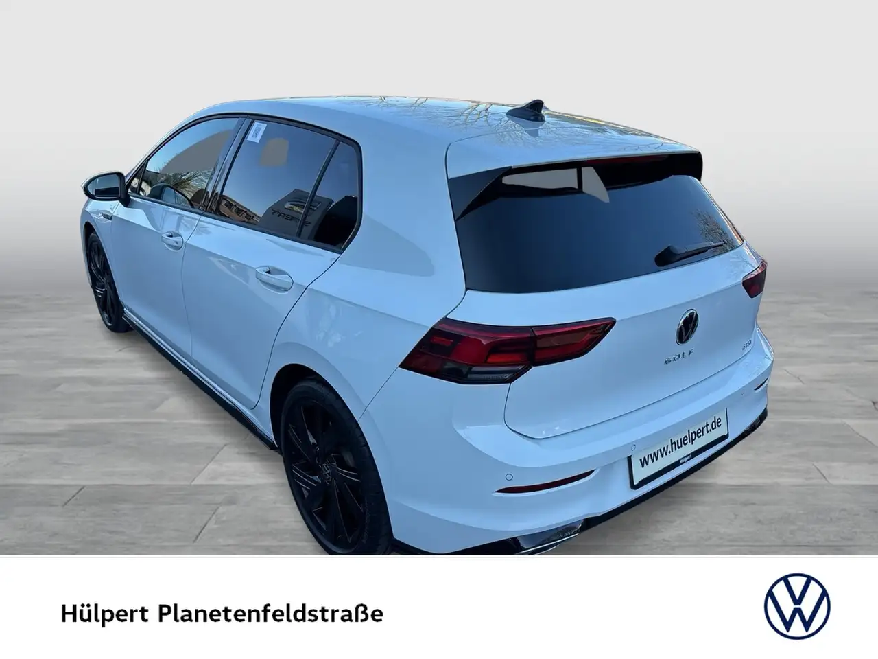Volkswagen Golf VIII 1.5 eTSI R-LINE CAM ACC LM18 CARPLAY 3