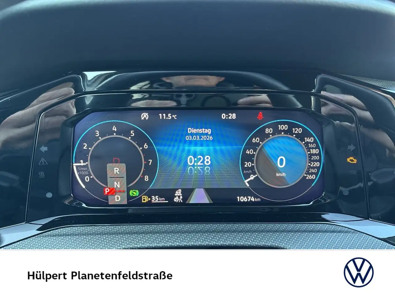Volkswagen Golf VIII 1.5 eTSI R-LINE CAM ACC LM18 CARPLAY 14