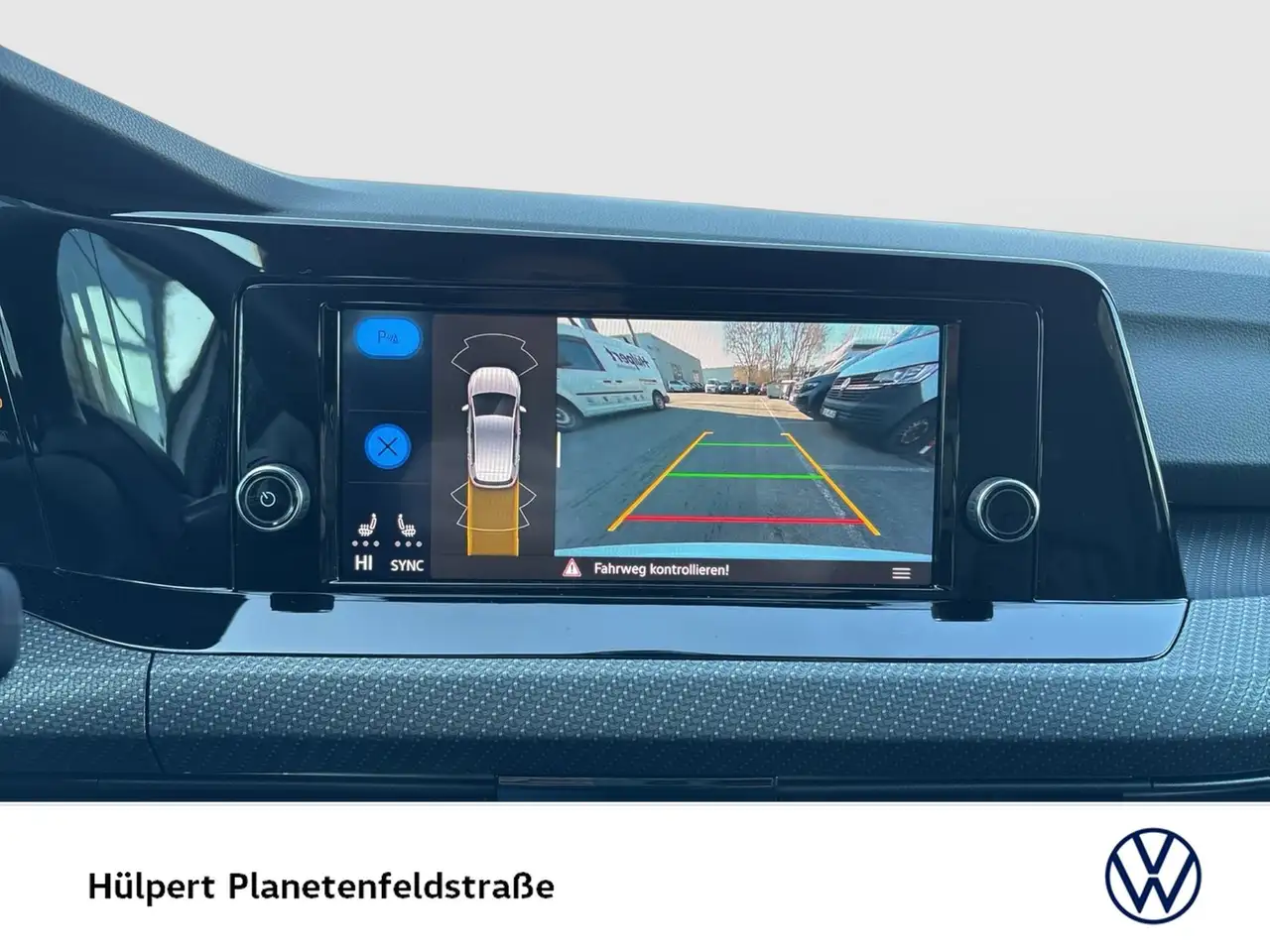 Volkswagen Golf VIII 1.5 eTSI R-LINE CAM ACC LM18 CARPLAY 13